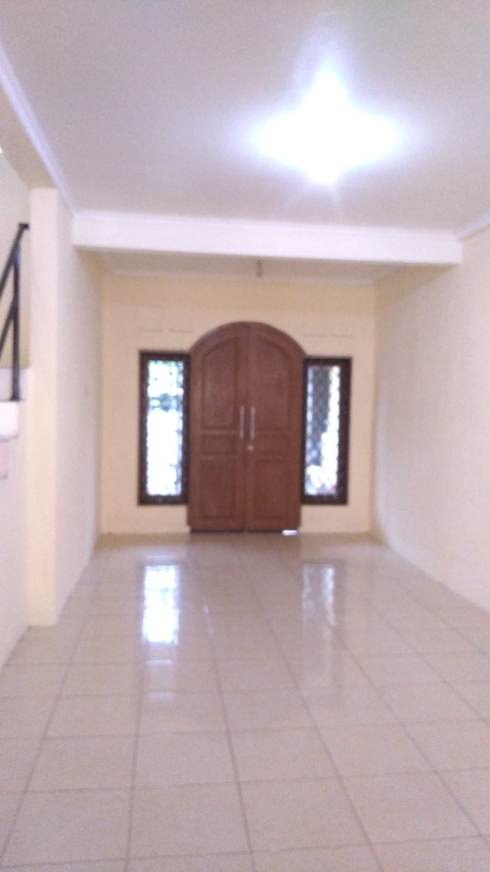 Disewa rumah di JL. Prabu siliwangi Perum 4 Karawaci Tangerang