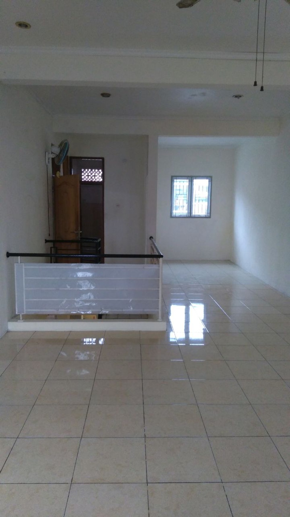 Disewa rumah di JL. Prabu siliwangi Perum 4 Karawaci Tangerang