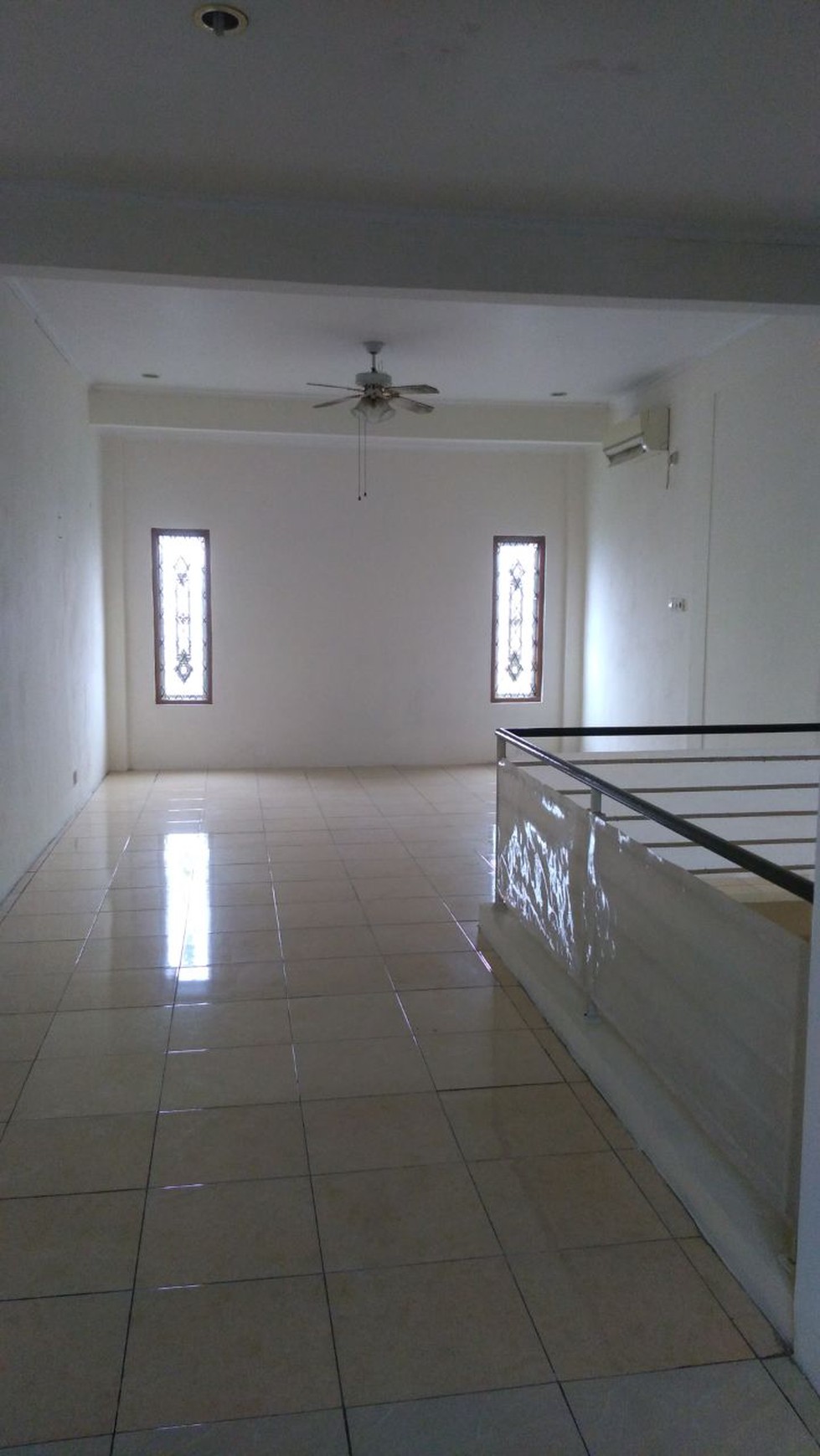 Disewa rumah di JL. Prabu siliwangi Perum 4 Karawaci Tangerang