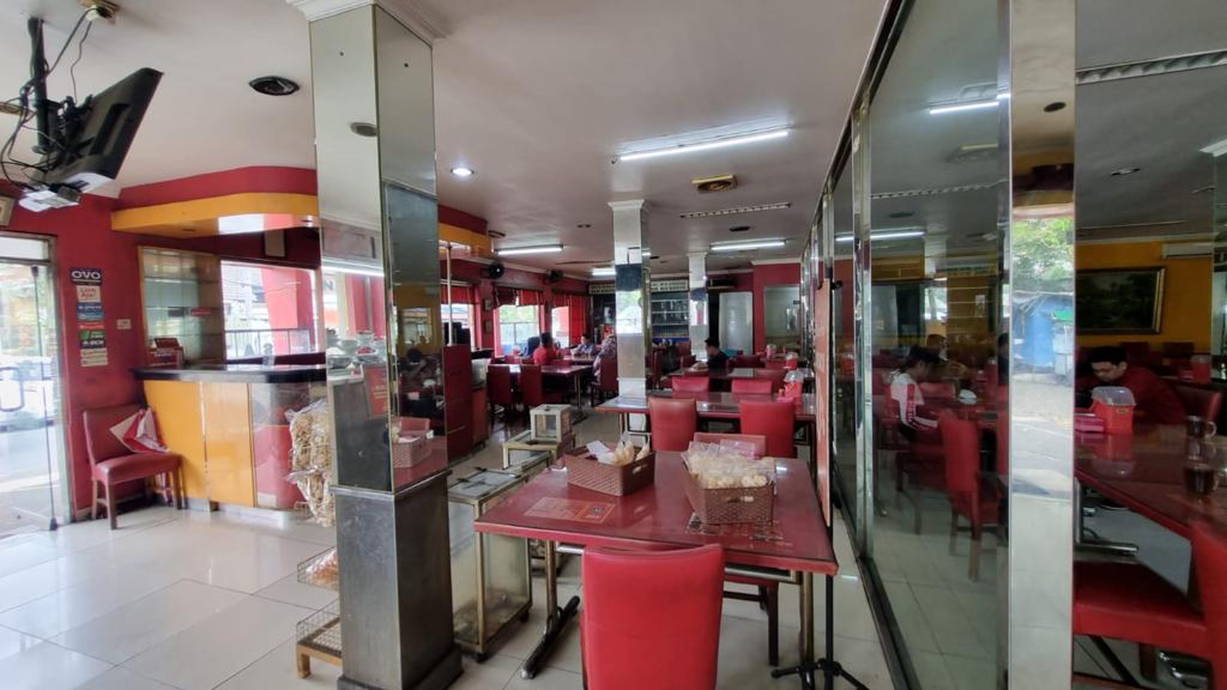 Ruang Usaha, Ex Resto lokasi sangat strategis di jalan utama Bintaro