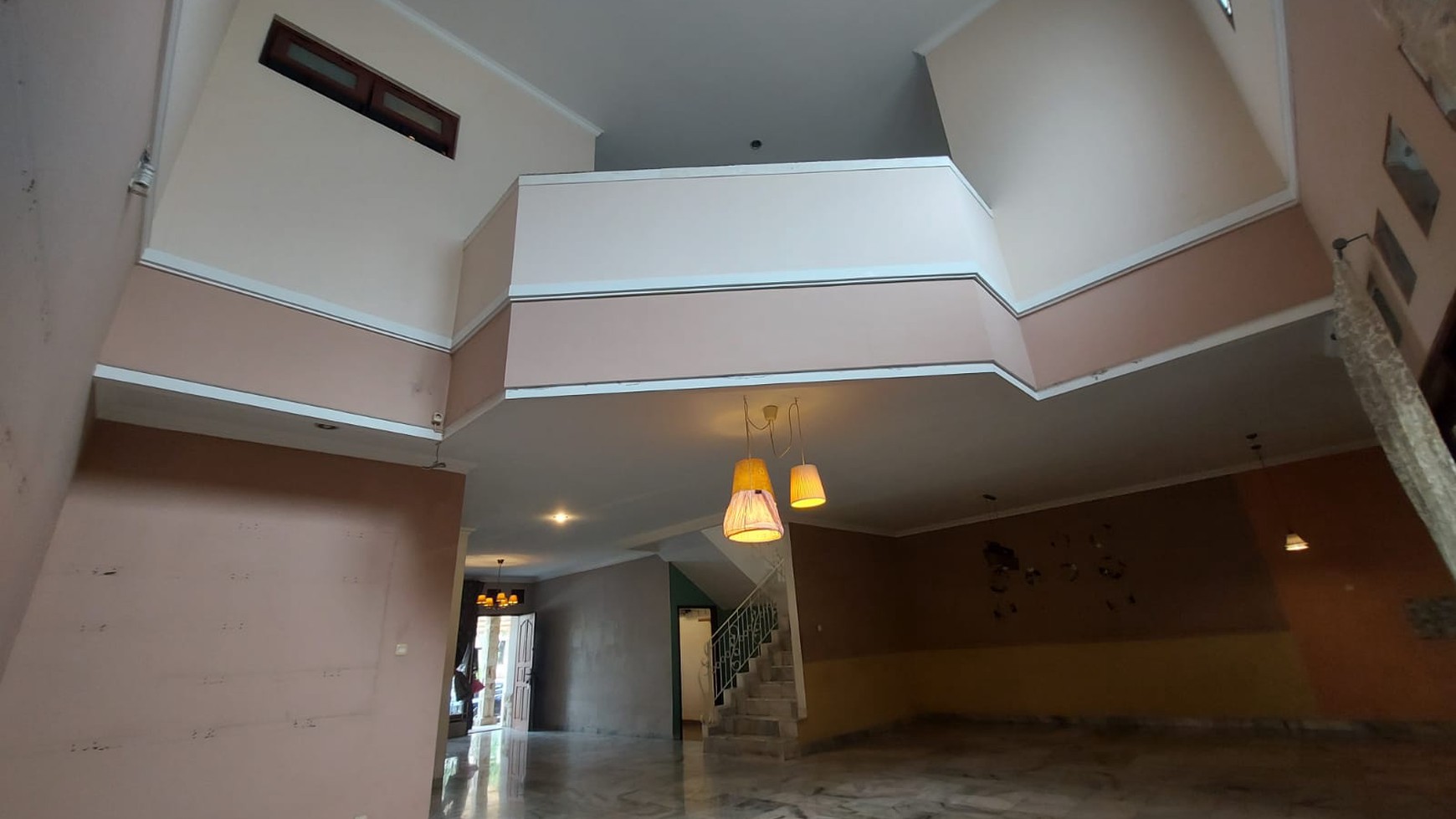 Lebak bulus cirendeu bali view siap huni layout plong  Rumah dijual di komplek bali view cirendeu. Akses lebar. Row jalan besar. Ada fasum sportclub, swimming pool. Komplek tenang dan premium. Dikelil