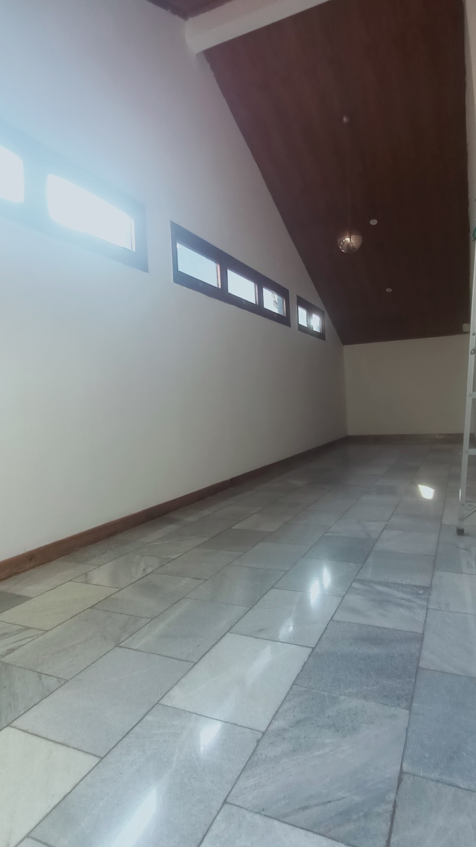 Rumah cantik cocok untuk usaha di Bintaro 