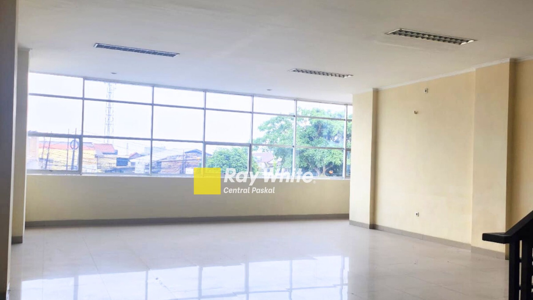 Eks Kantor/Sekolah di Lokasi Soekarno Hatta Bandung