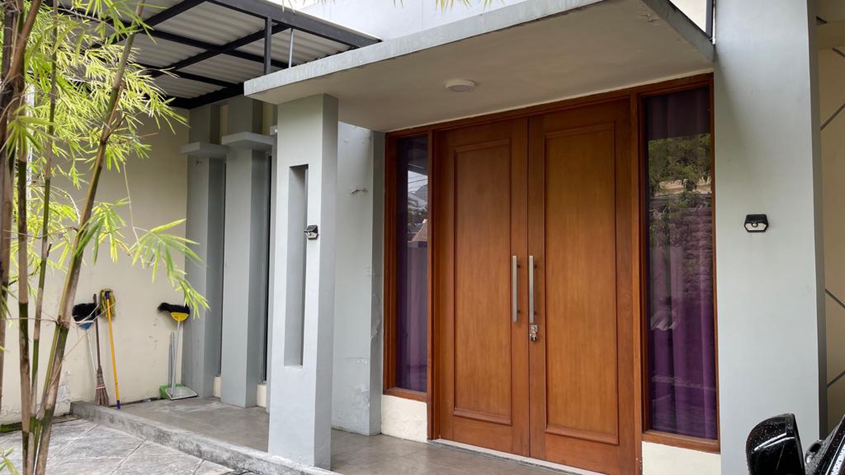 Dijual Rumah Darmo Harapan Indah - Darmo Permai area Surabaya Barat - Modern Desain Row Jalan 3 Mobil LUAS