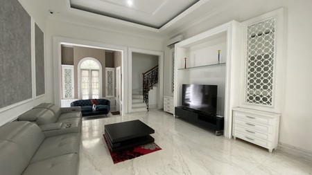 Luxury and beautiful house at pondok indah