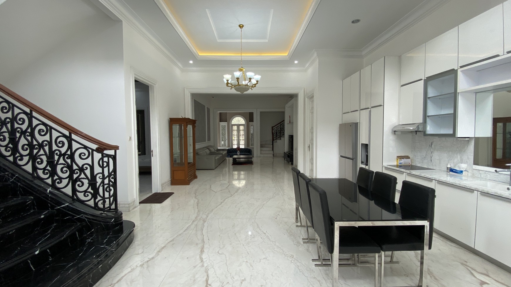 Luxury and beautiful house at pondok indah