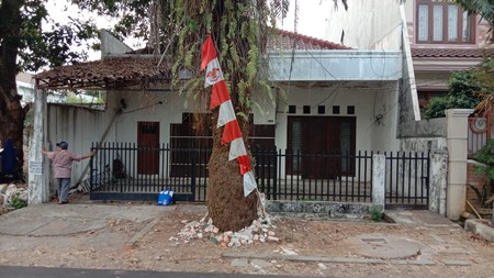 Rumah 2 lantai di Cempaka Putih Tengah   hitung tanah saja  Jakarta Pusat