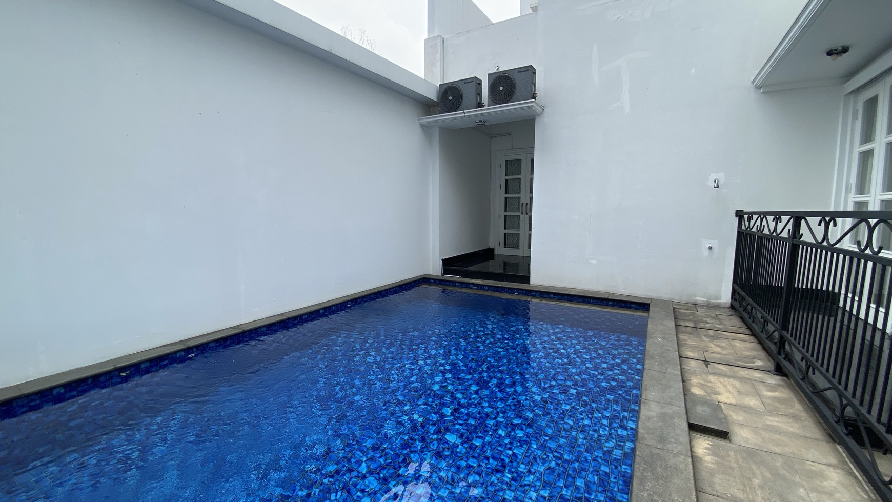 Luxury and beautiful house at pondok indah