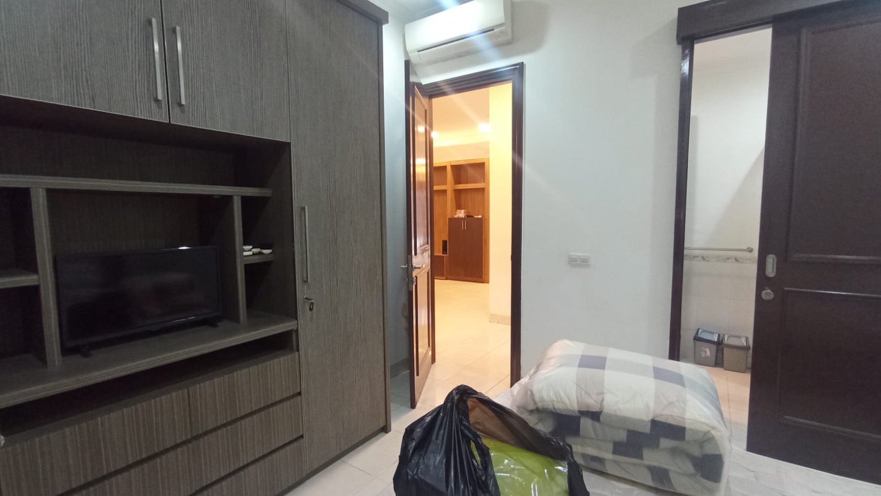 Dijual rumah hunian bagus dan rapih di Taman Rolling Hills JL. eden Lippo karawaci Tangerang