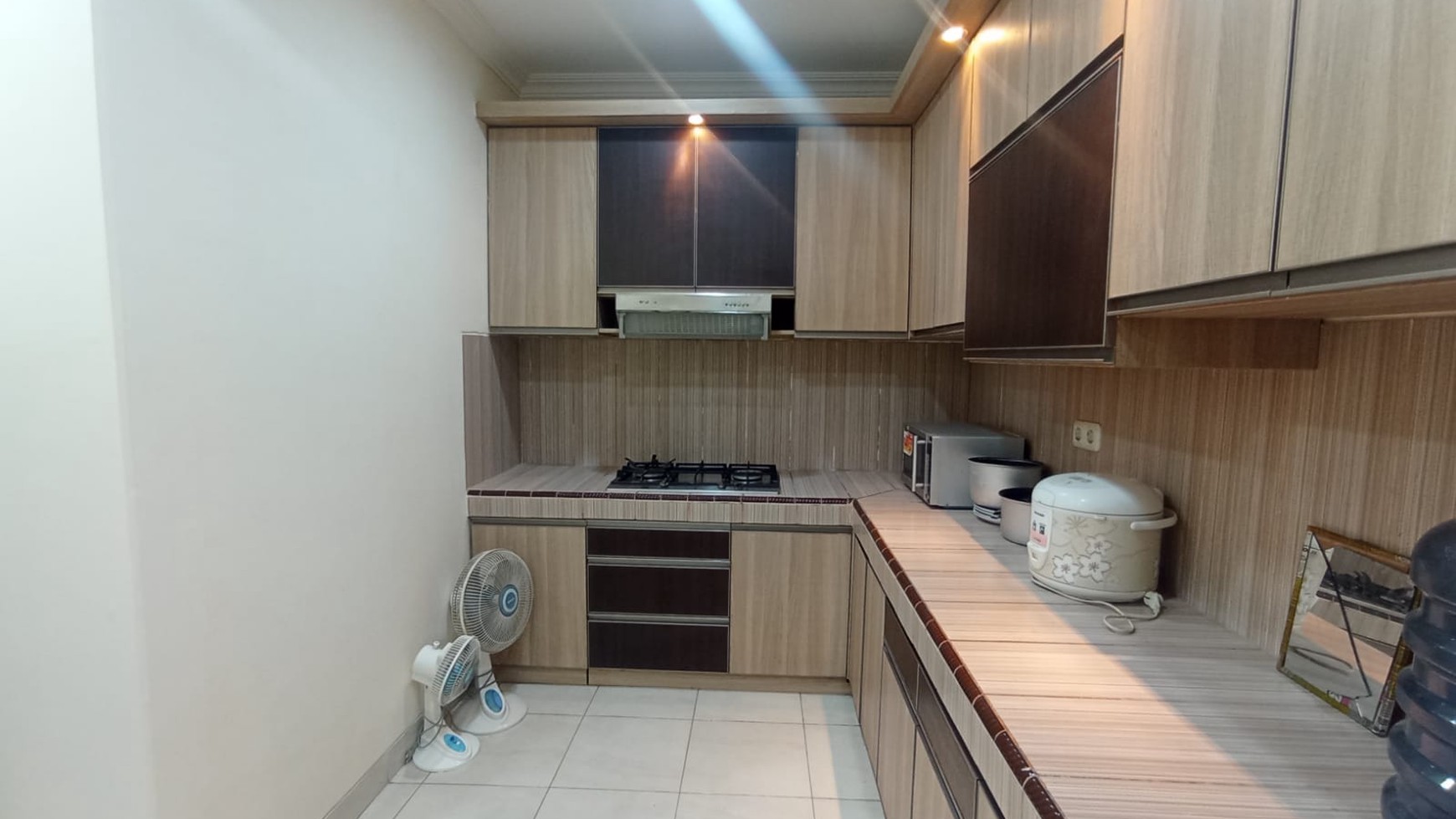 Dijual rumah hunian bagus dan rapih di Taman Rolling Hills JL. eden Lippo karawaci Tangerang