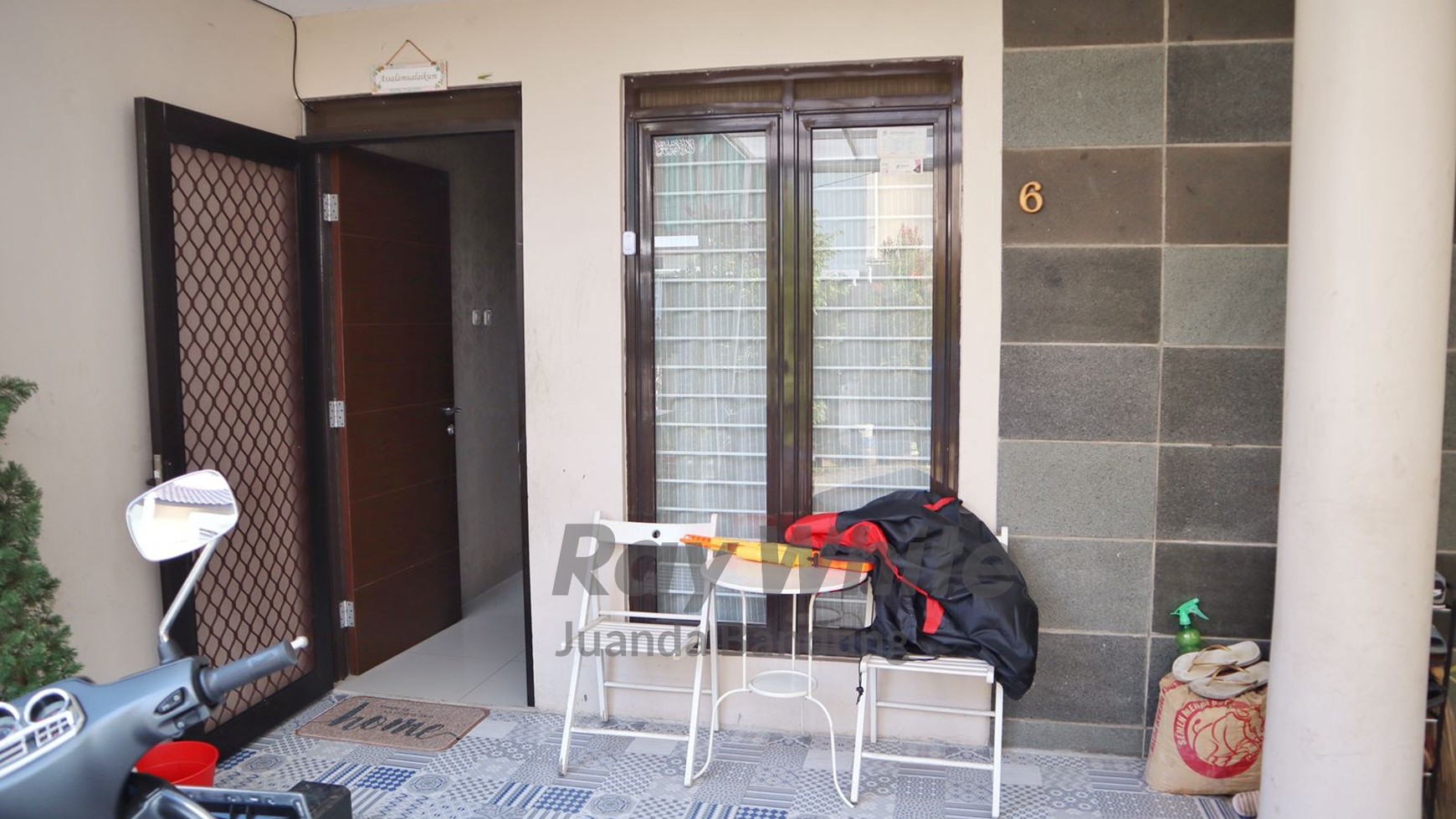 Rumah minimalis dalam cluster kecil di Bandung Timur