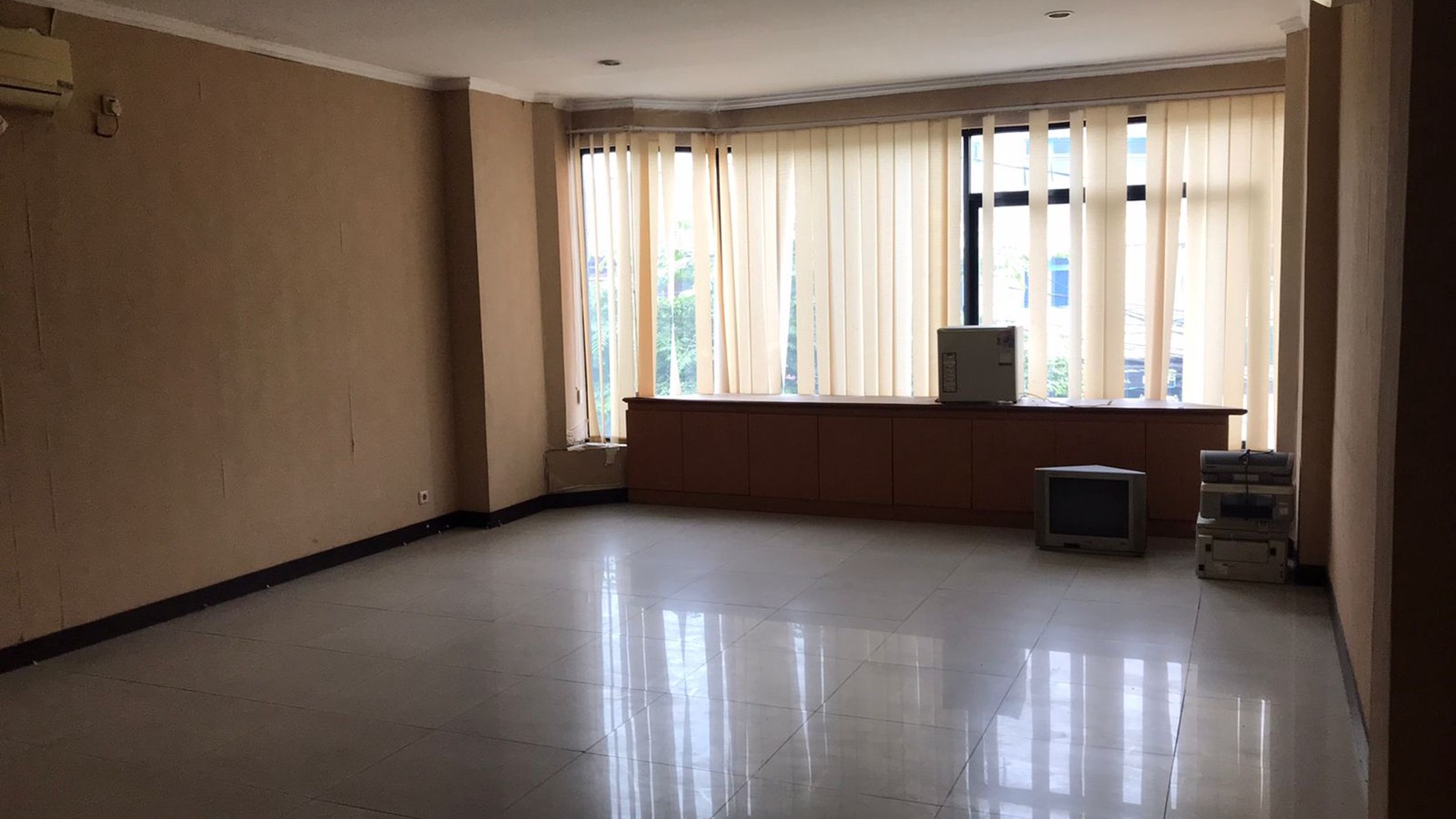 Gedung / Ruko 4 Lantai Gandeng ex Apotik Salemba Tengah Jakarta Pusat