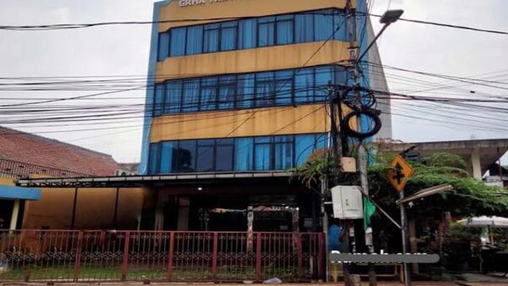 Gedung / Ruko 4 Lantai Gandeng ex Apotik Salemba Tengah Jakarta Pusat