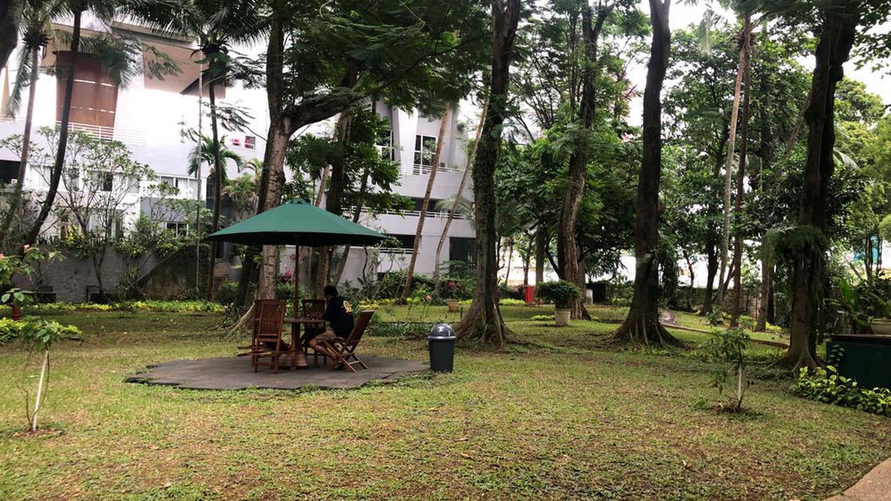 Penthouse di Bonavista Raya, Lebak Bulus, Jakarta Selatan 