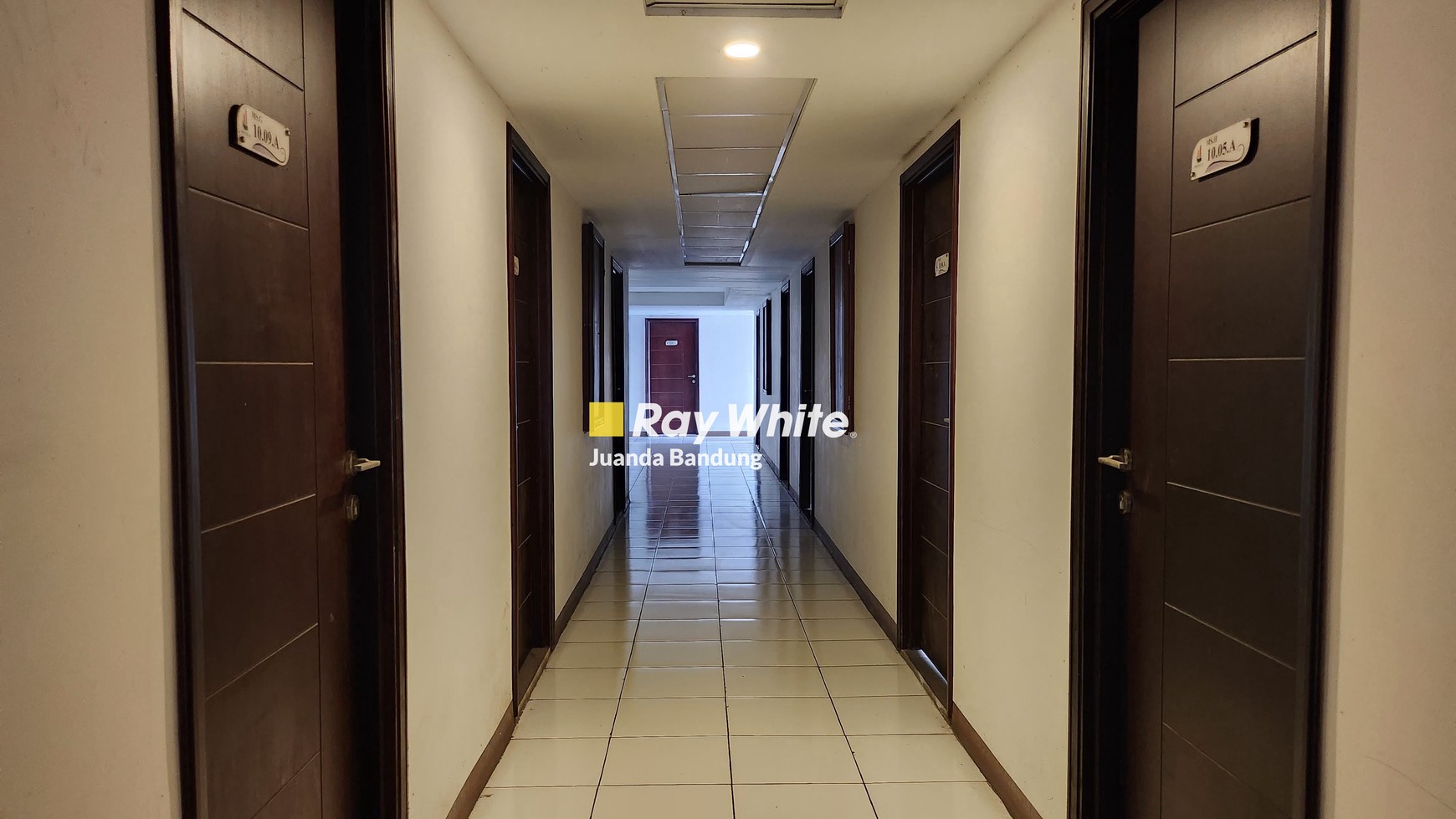 MURAH sudah SHM. Unit tipe Studio di Apartmen Emerald Soekarno Hatta