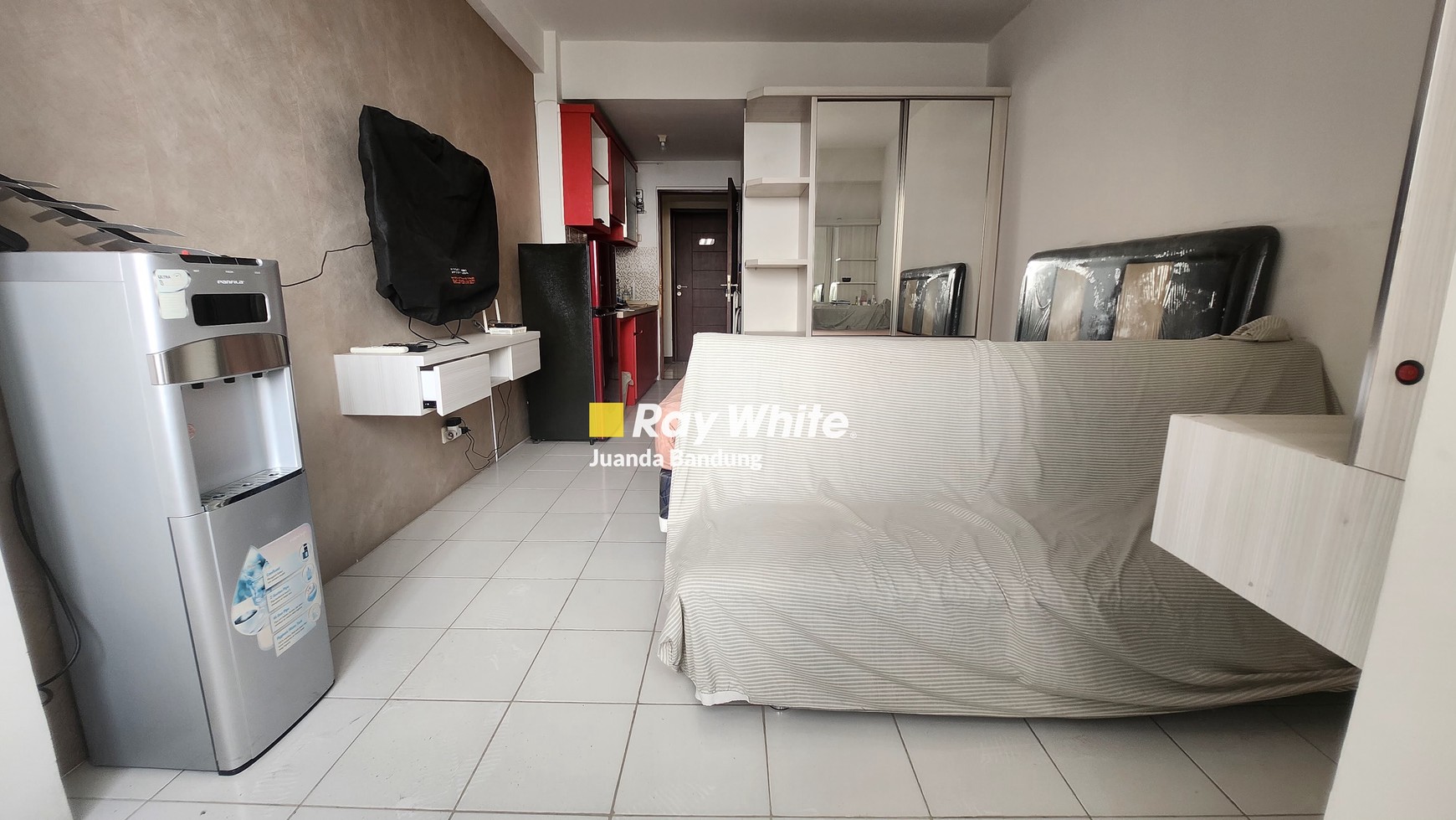 MURAH sudah SHM. Unit tipe Studio di Apartmen Emerald Soekarno Hatta