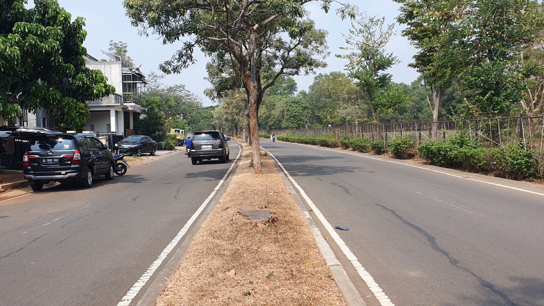 Disewakan Rumah Boulevard Bisa untuk kantor dan staff ,Grand Wisata - Tambun .Bekasi