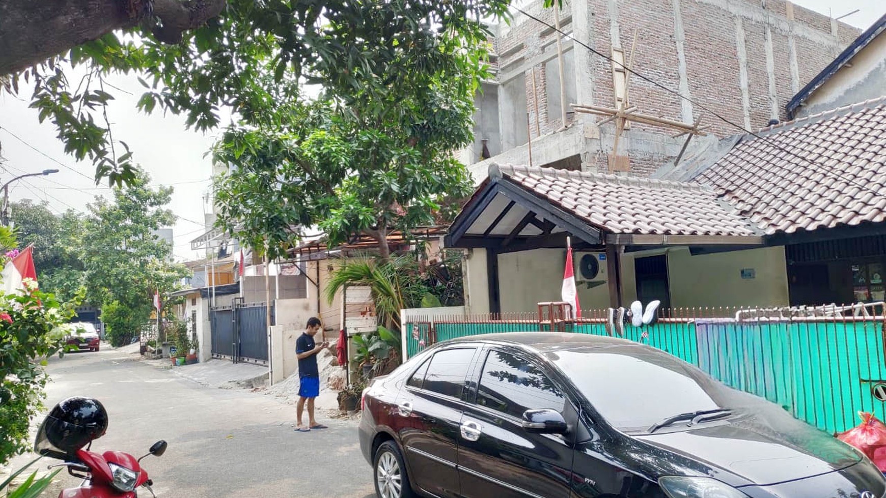 Rumah Komplek Bermis Jl Dahlia, Kelapa Gading Luas 7x15m2