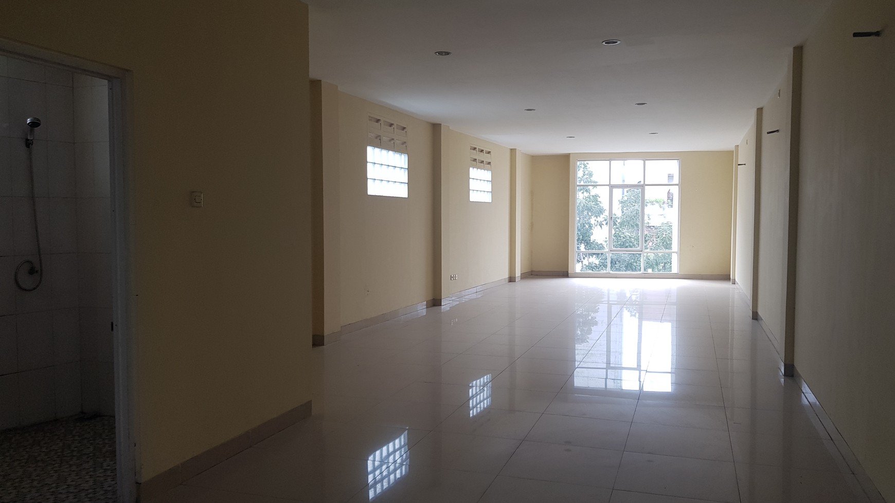 Murah! Ruko 3 Lantai Dekat Gateway Apartemen Cicadas Ahmad Yani