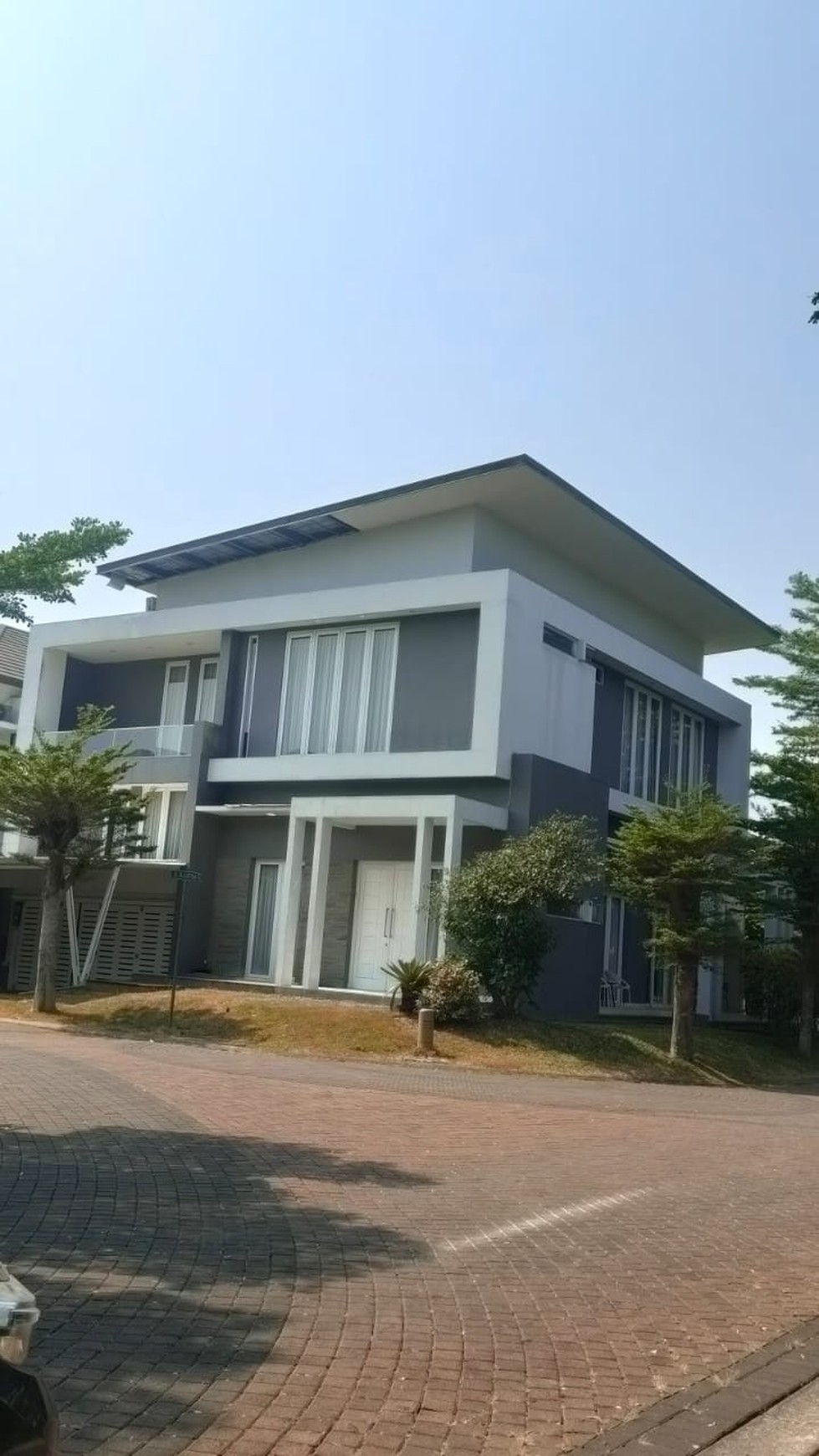 Rumah cantik siap huni di BSD 