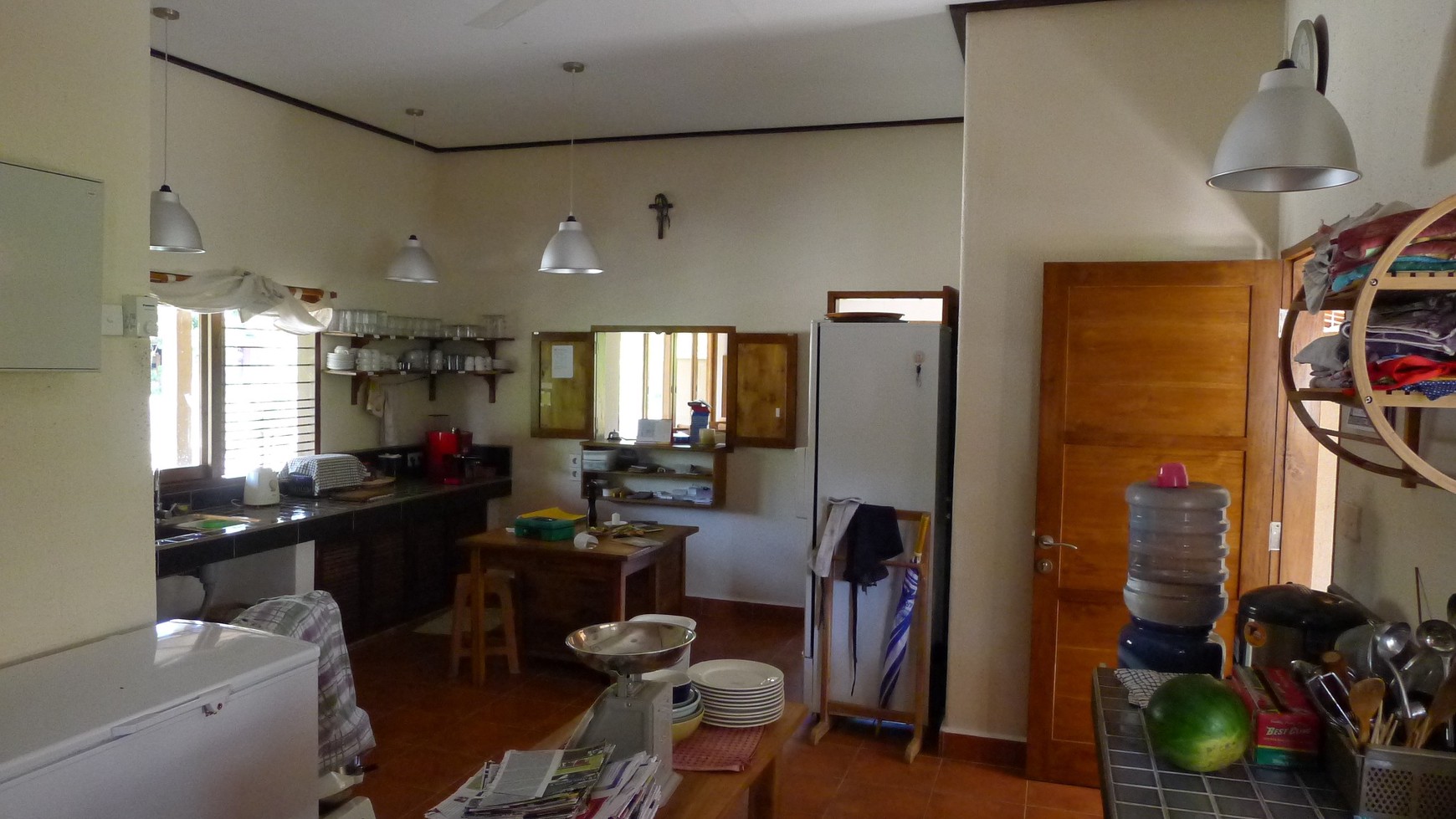 RESTAURANT AND HOUSE FOR SALE IN PEMUTERAN