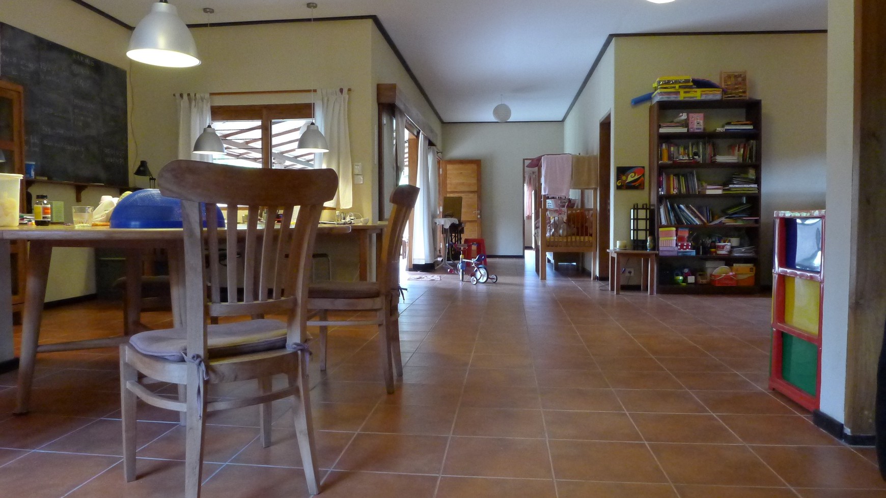 RESTAURANT AND HOUSE FOR SALE IN PEMUTERAN