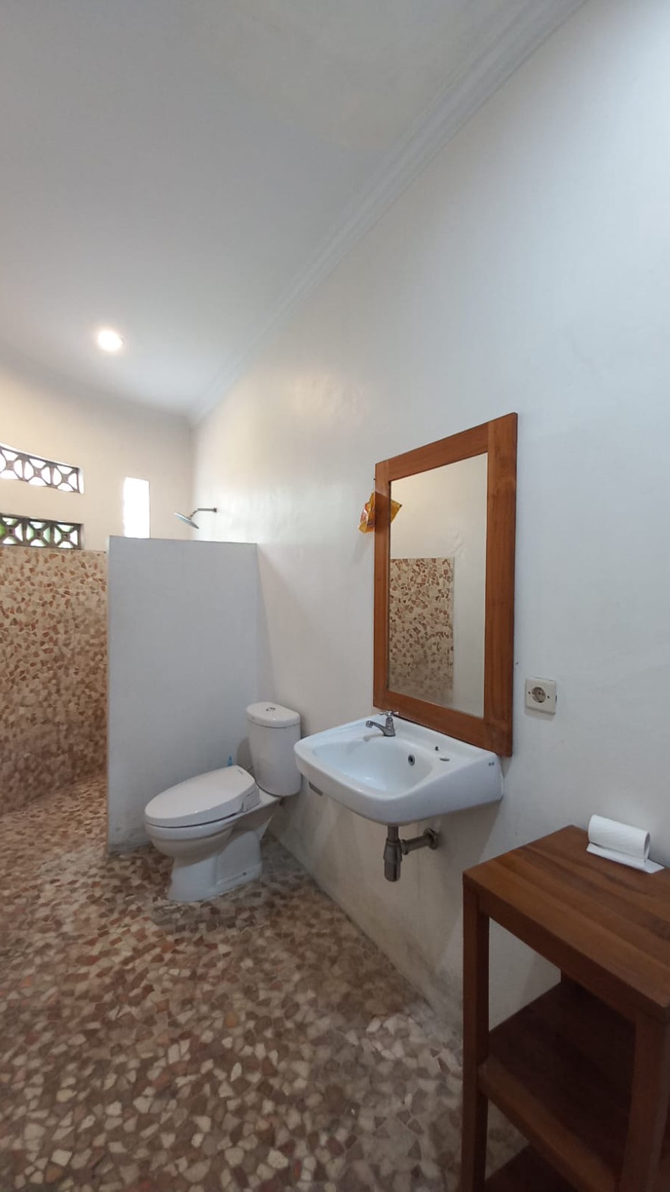 VILLA DAN GUEST HOUSE 10 KAMAR DI TENGAH KOTA JOGJA