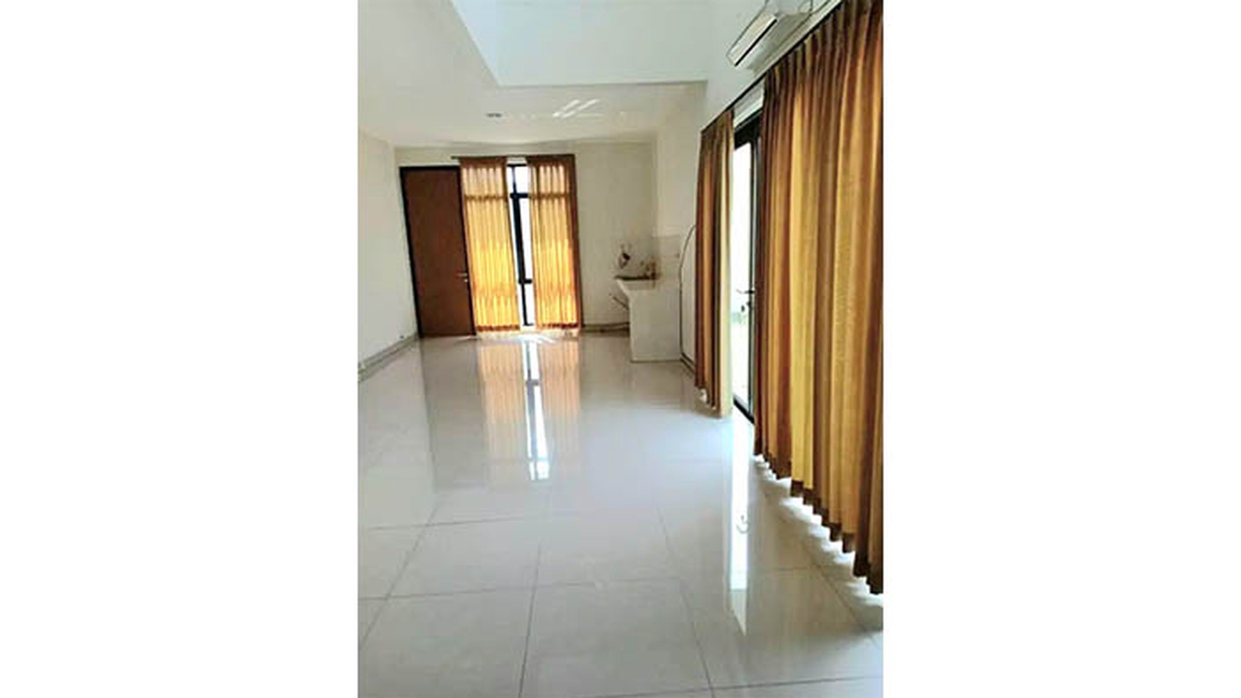 Rumah Jl. Gunung Dempo, Summer Bliss, Lippo Cikarang, Luas 213m2