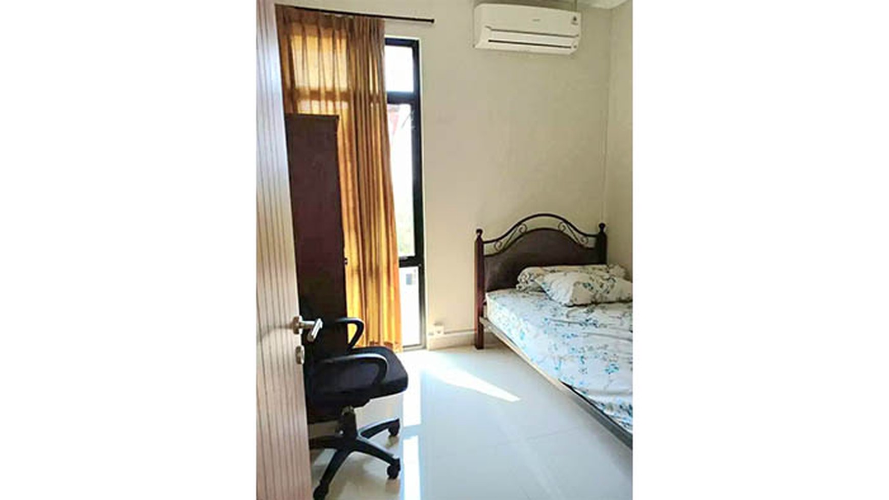 Rumah Jl. Gunung Dempo, Summer Bliss, Lippo Cikarang, Luas 213m2