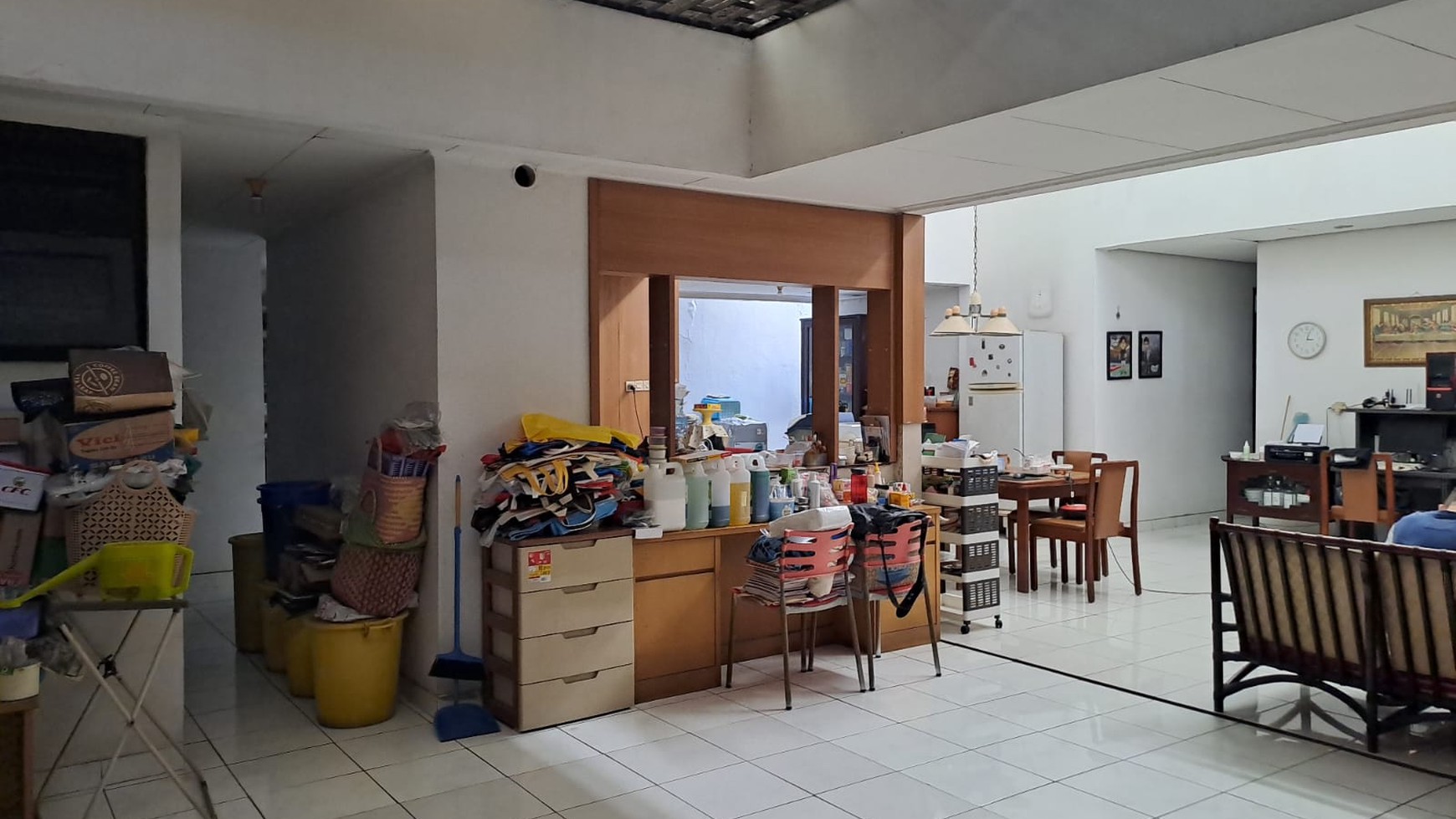 Rumah dengan Ruang Keluarga Lega & Nyaman di Kelapa Gading Timur Jakarta Utara / For Sale : A Spacious and Comfort House in Kelapa Gading Timur