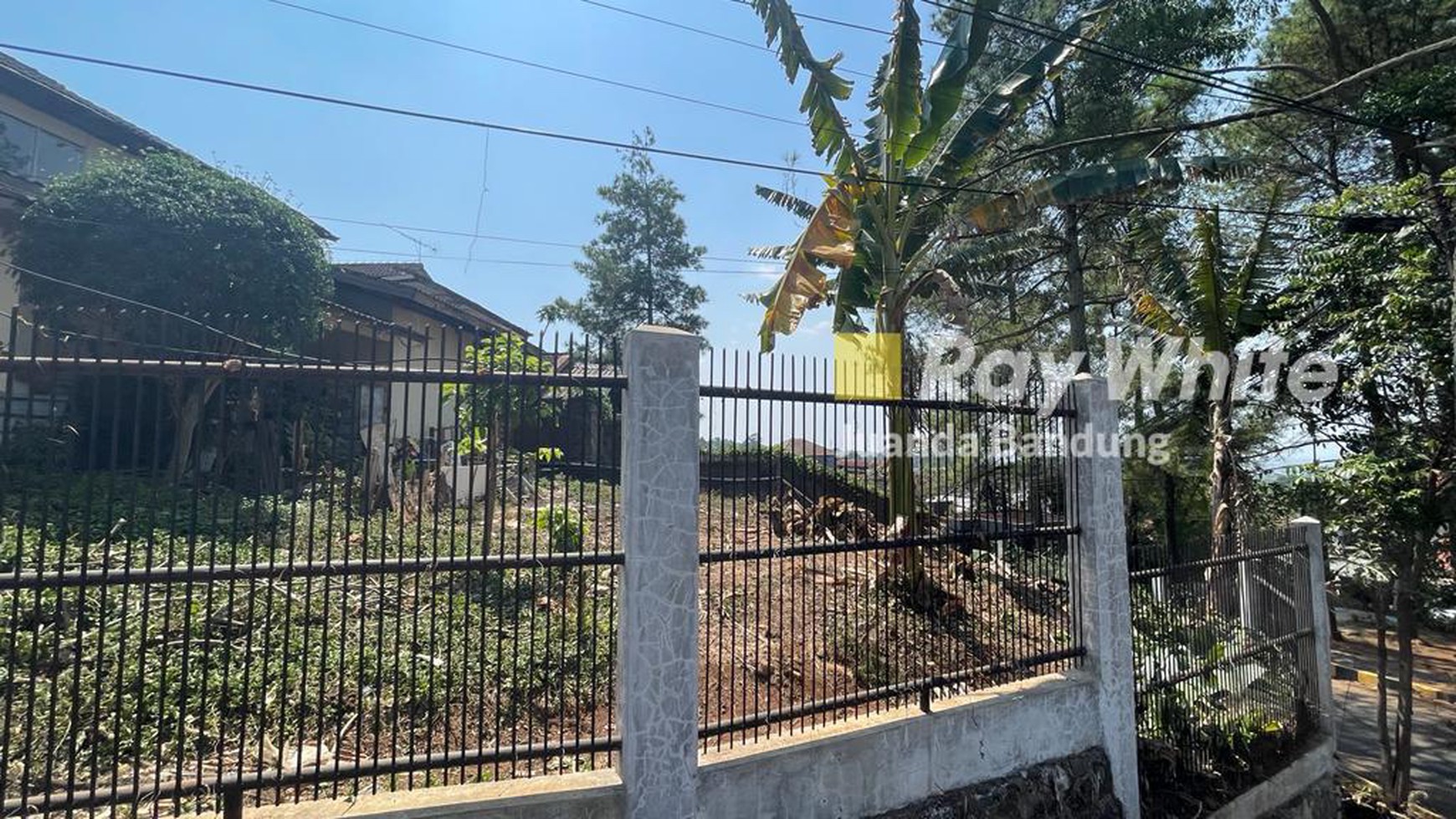 LANGKA! Rumah 2 Lantai Siap Huni, Sayap Dago, Bandung!