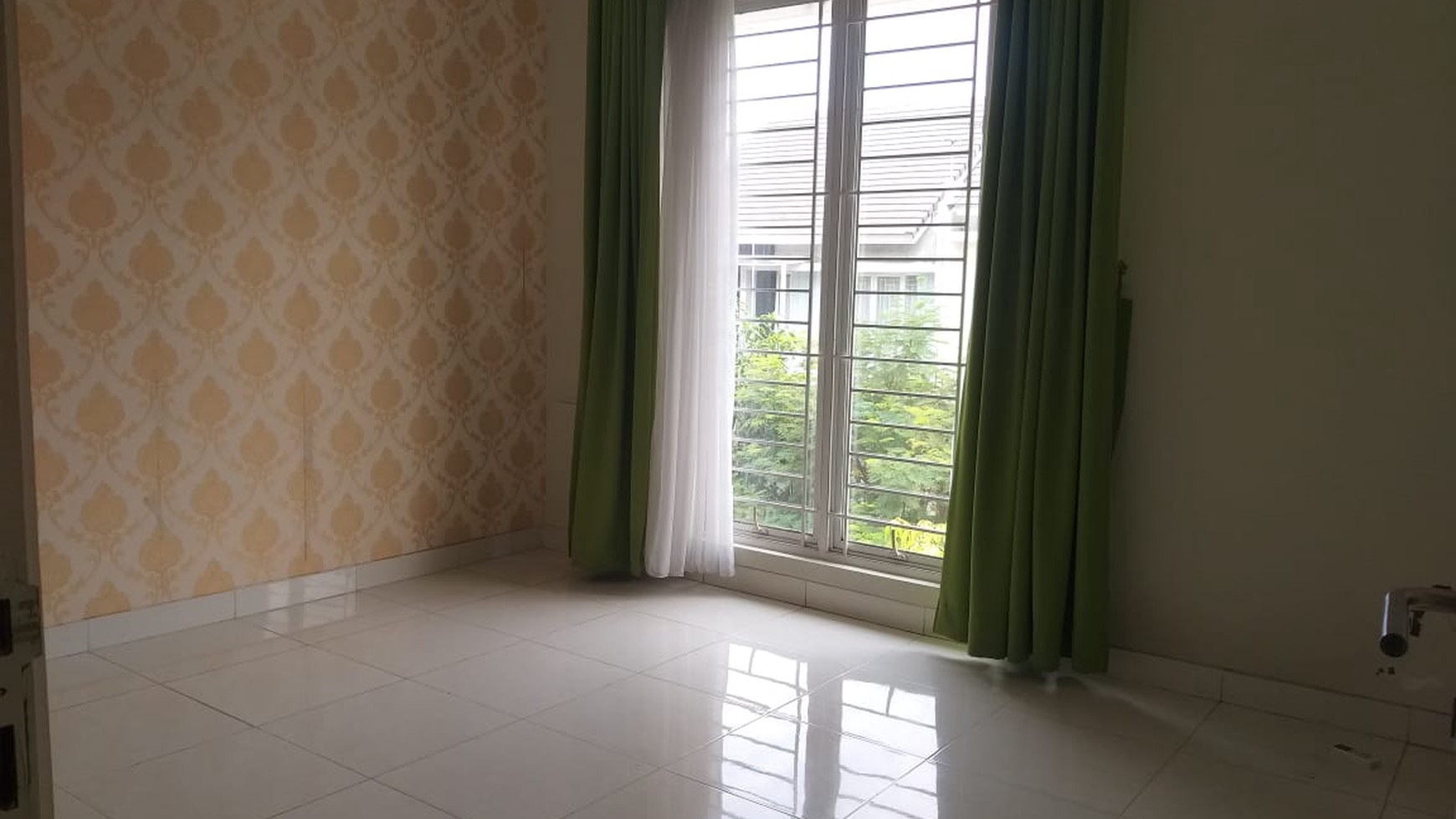 Rumah Siap Huni di Cluster Emerald, Bintaro Jaya Sektor 9