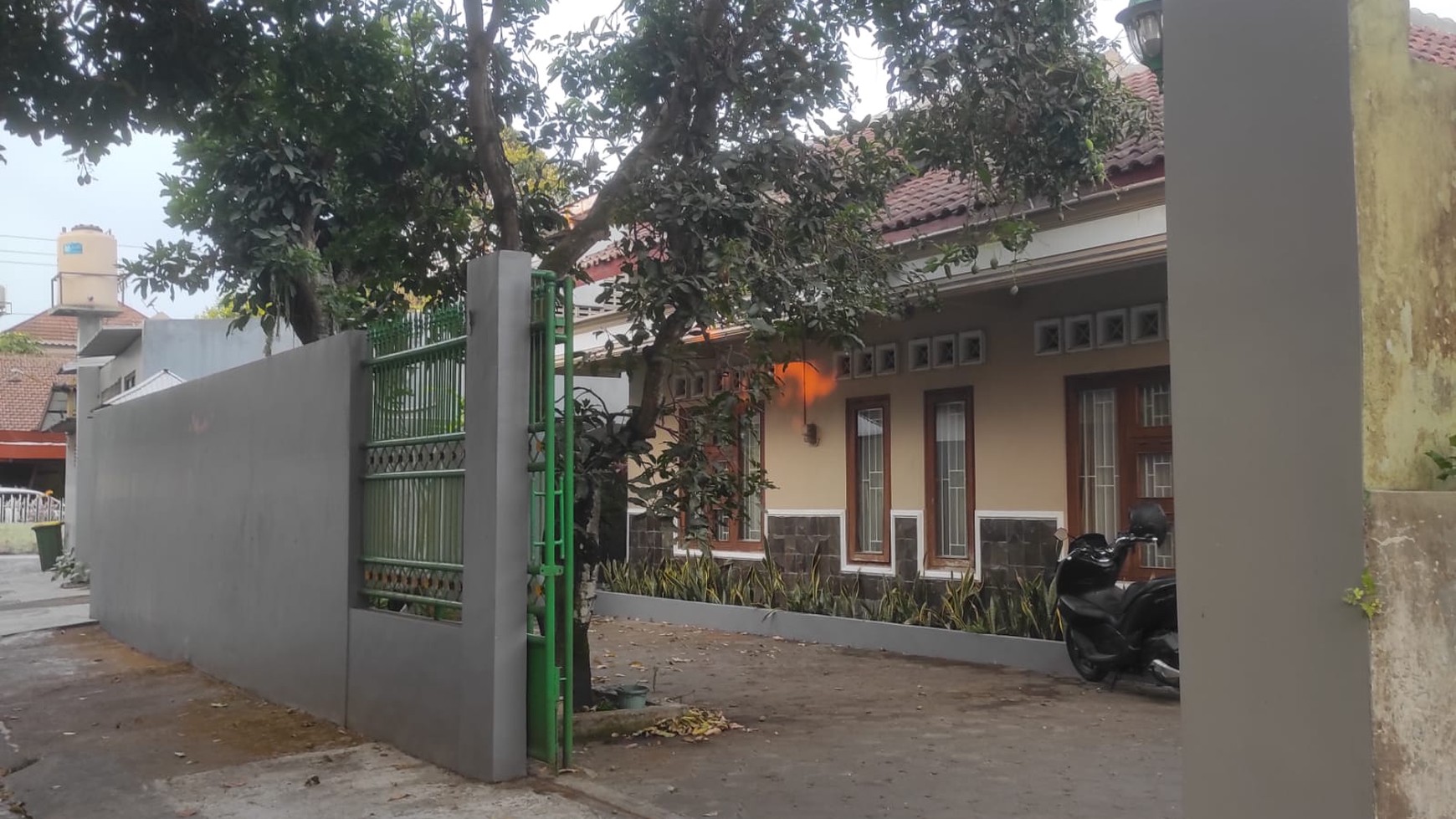 Rumah Tinggal 4 Kamar Cocok Untuk Keluarga Besar Lokasi Mlati Sleman 