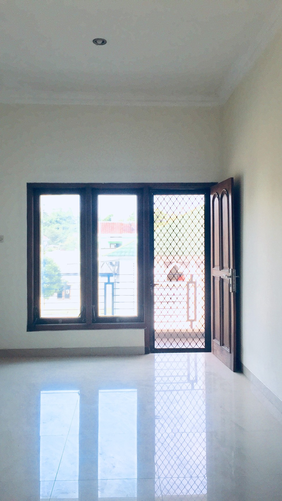 RUMAH DISEWAKAN FURNISH DI SALAH SATU PERUMAHAN PREMIUM, MERAPI REGENCY, SLEMAN