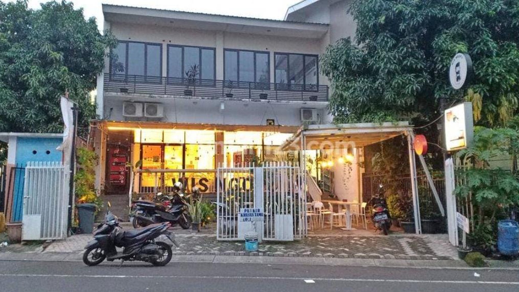 Ruko 2 Lantai Strategis di Boulevard Kota Wisata 