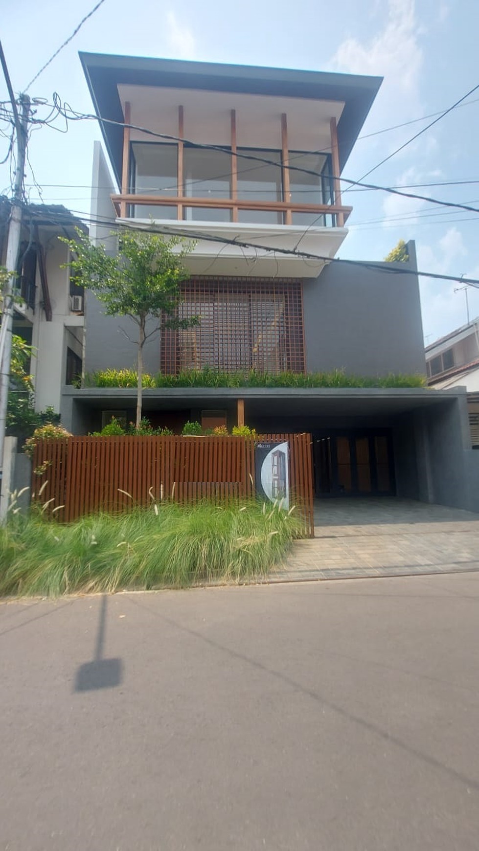 DIJUAL RUMAH MODERN TROPIS @ PONDOK INDAH