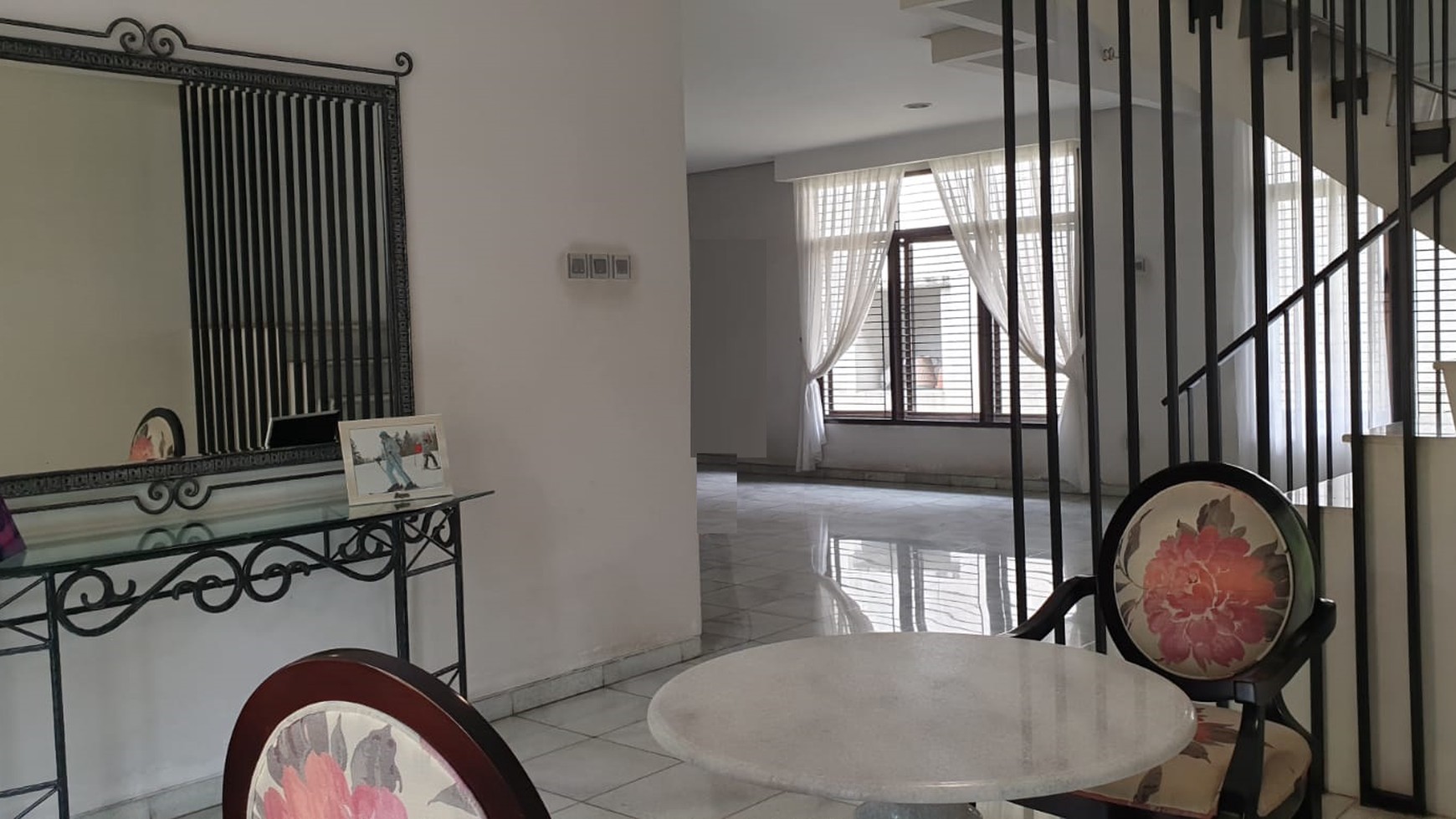 Rumah Bagus, Asri dan Furnished lokasi strategis di Bintaro Sektor 7