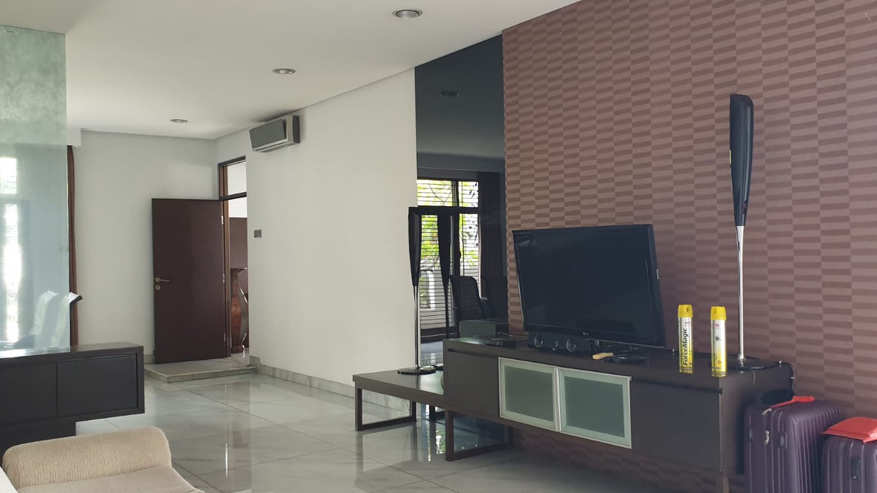 Rumah Bagus, Asri dan Furnished lokasi strategis di Bintaro Sektor 7