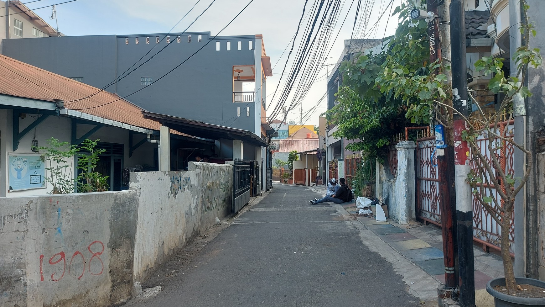 Rumah tua Rp. 11jt / m dekat Percetakan Negara, Cempaka Putih