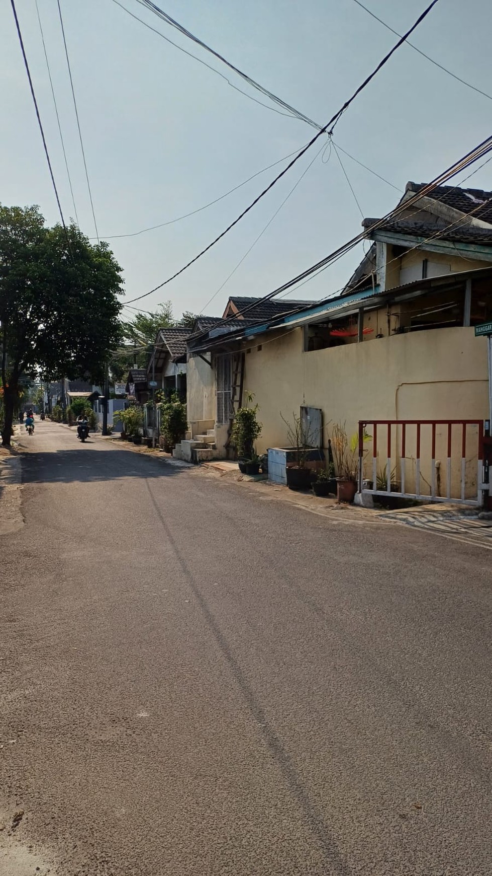 Rumah Lokasi Strategis dengan Lingkungan Asri @Larangan Selatan