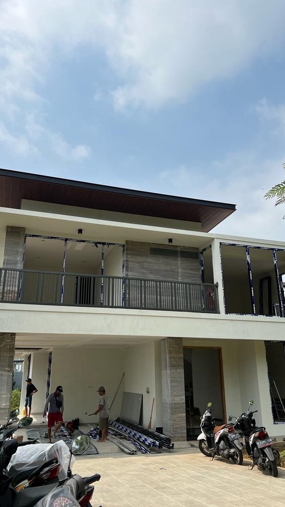 Dijual Rumah Villa Taman Dayu - New Baru Ada Kolam Renang- Modern Mewah - Best Price- Pandaan Jawa Timur 