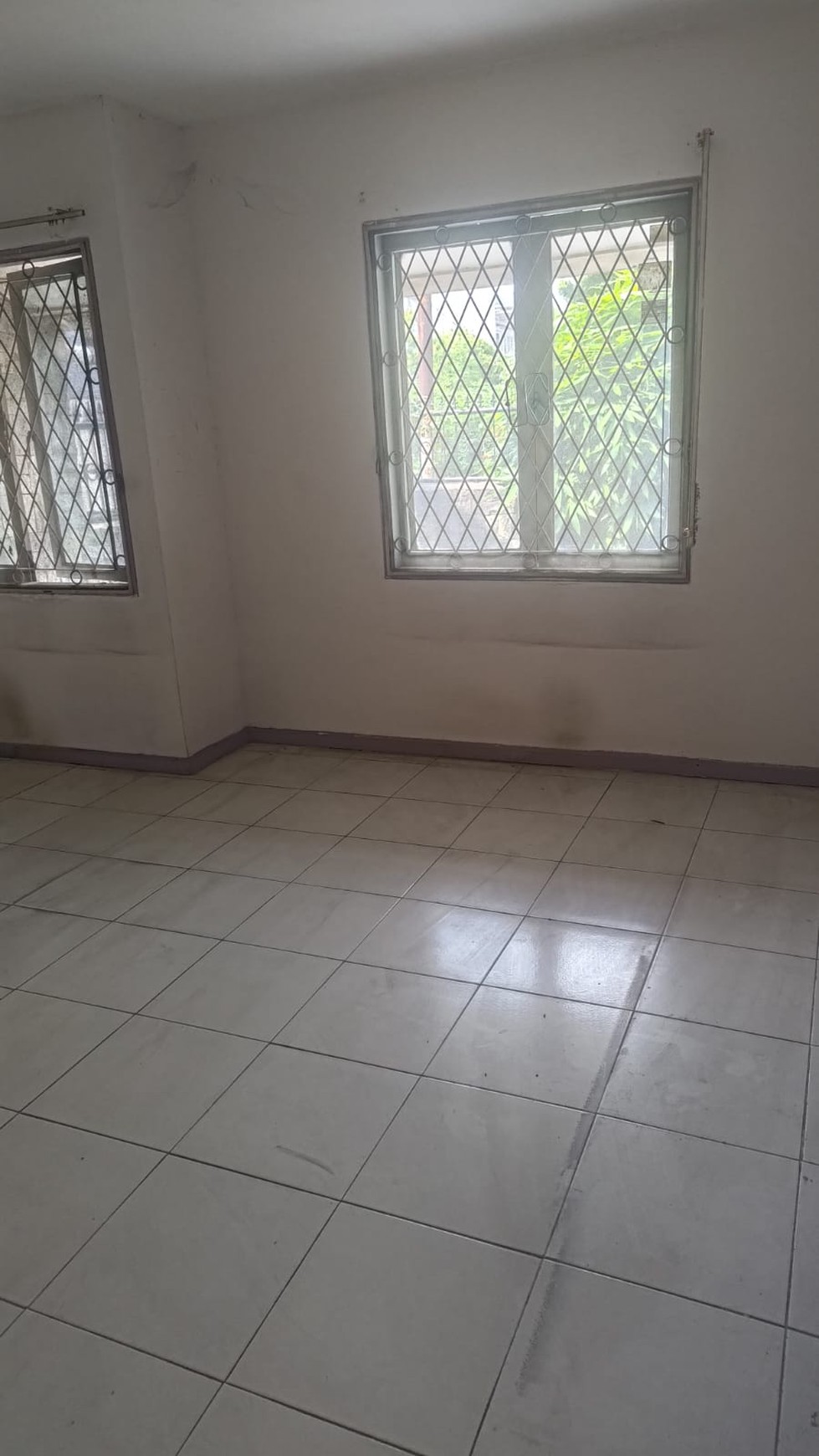 Dijual rumah Semanan Indah hitung tanah