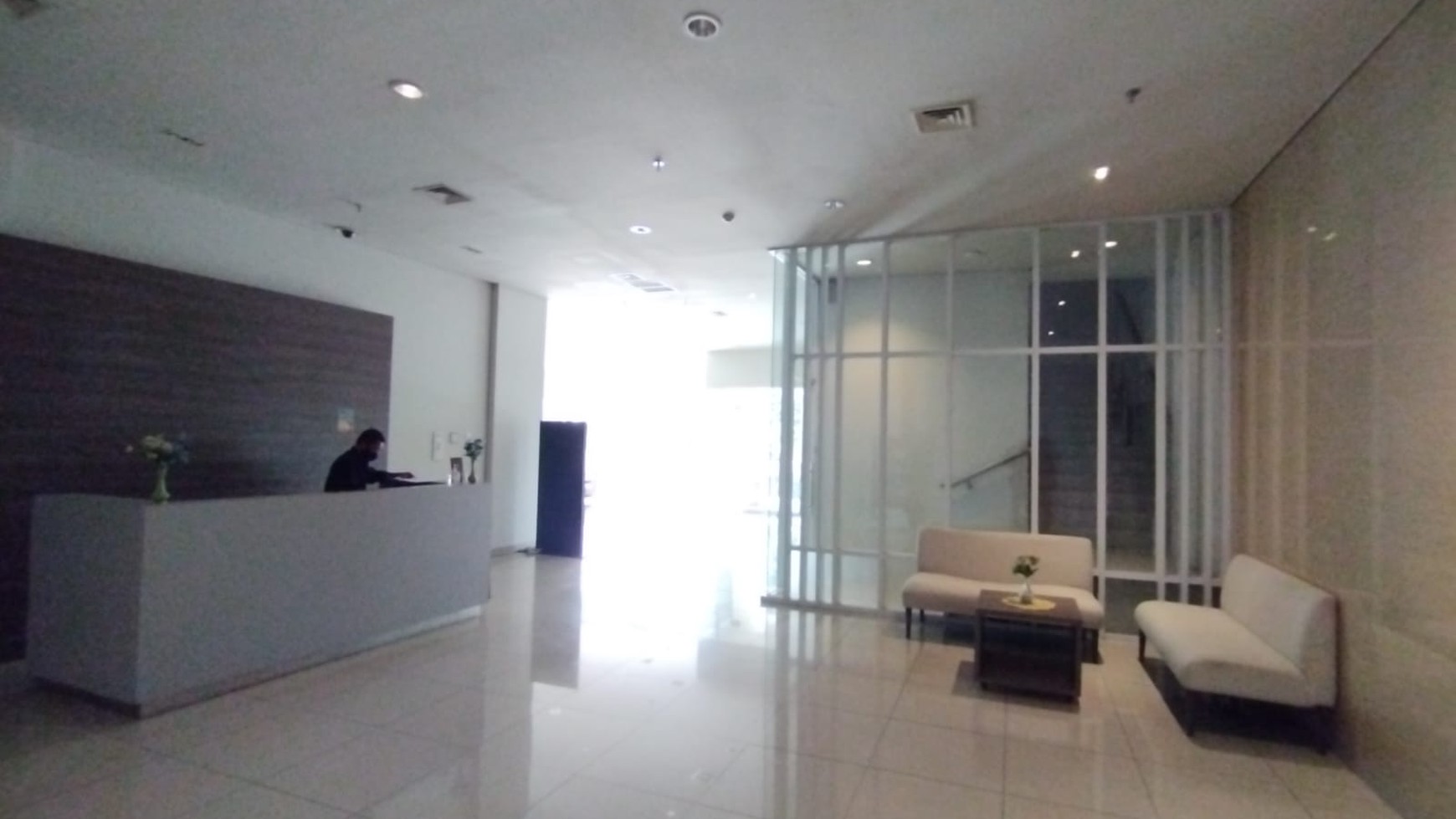 jual cepat apartemen beverly tower c gading serpong tangerang banten strategis, murah, fasilitas umum lengkap siap huni