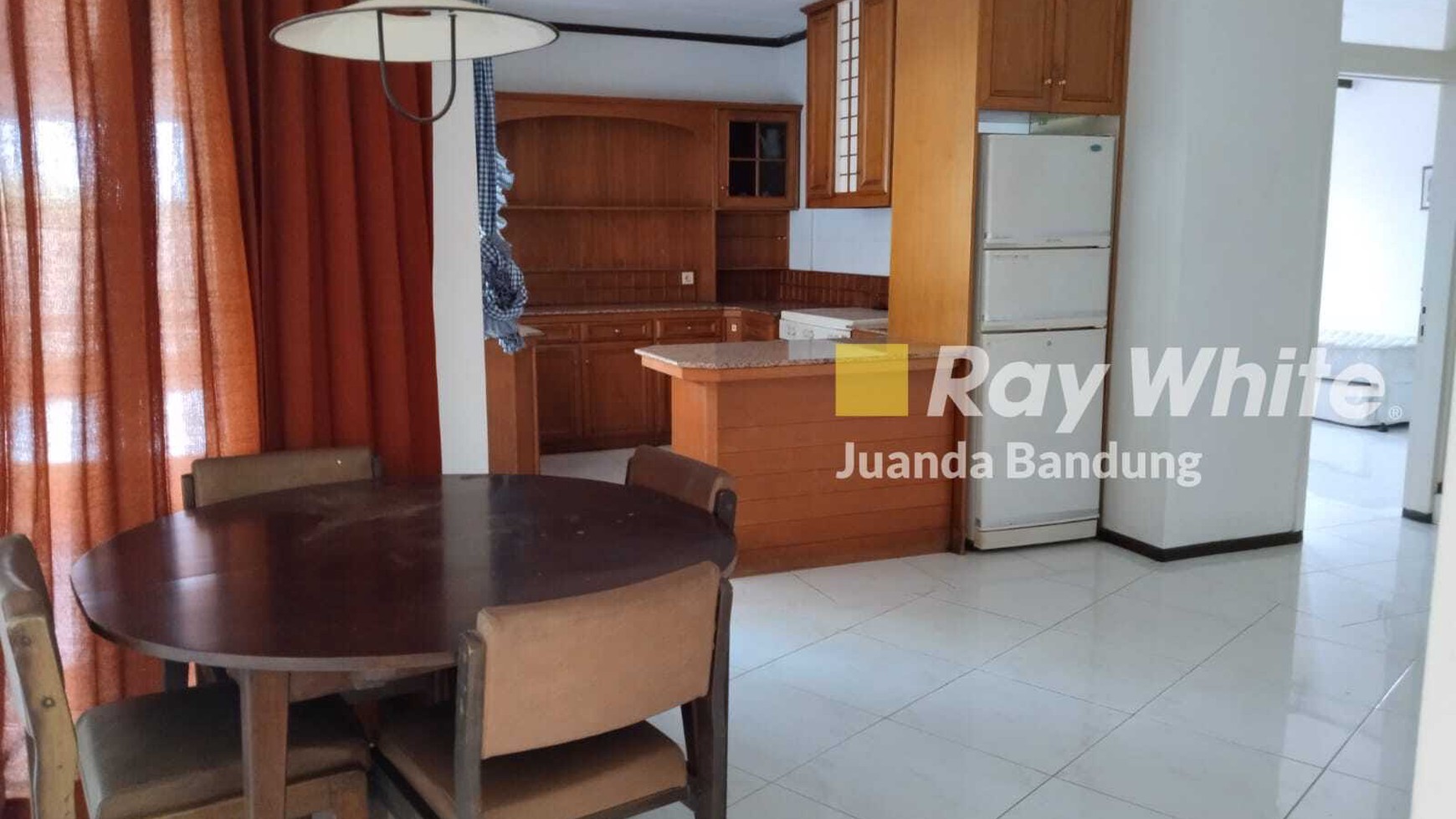 Langka Rumah semi furnished dilantai 3 akses sendiri di budisari sayap setiabudi bandung utara asri nyaman