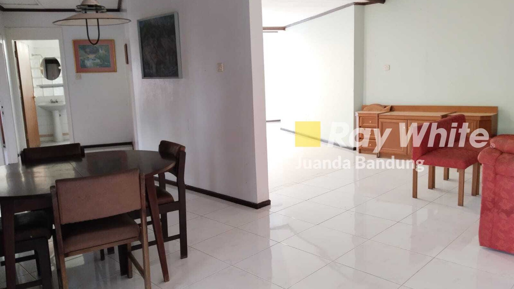 Langka Rumah semi furnished dilantai 3 akses sendiri di budisari sayap setiabudi bandung utara asri nyaman