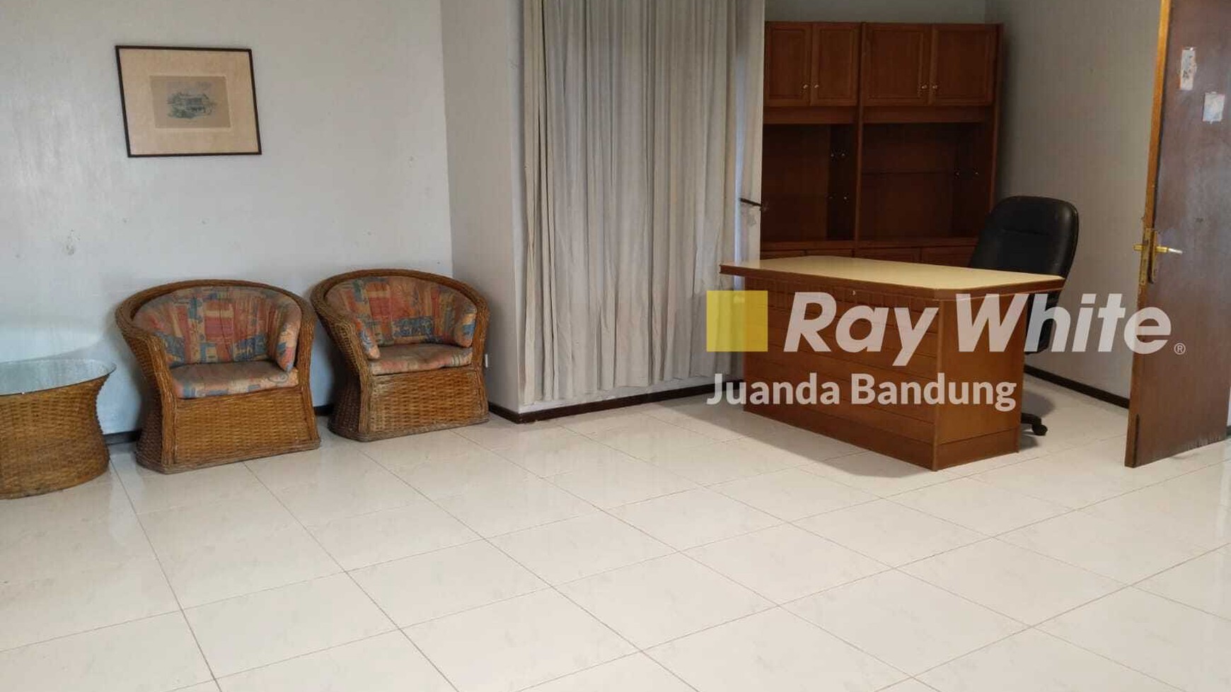 Langka Rumah semi furnished dilantai 3 akses sendiri di budisari sayap setiabudi bandung utara asri nyaman