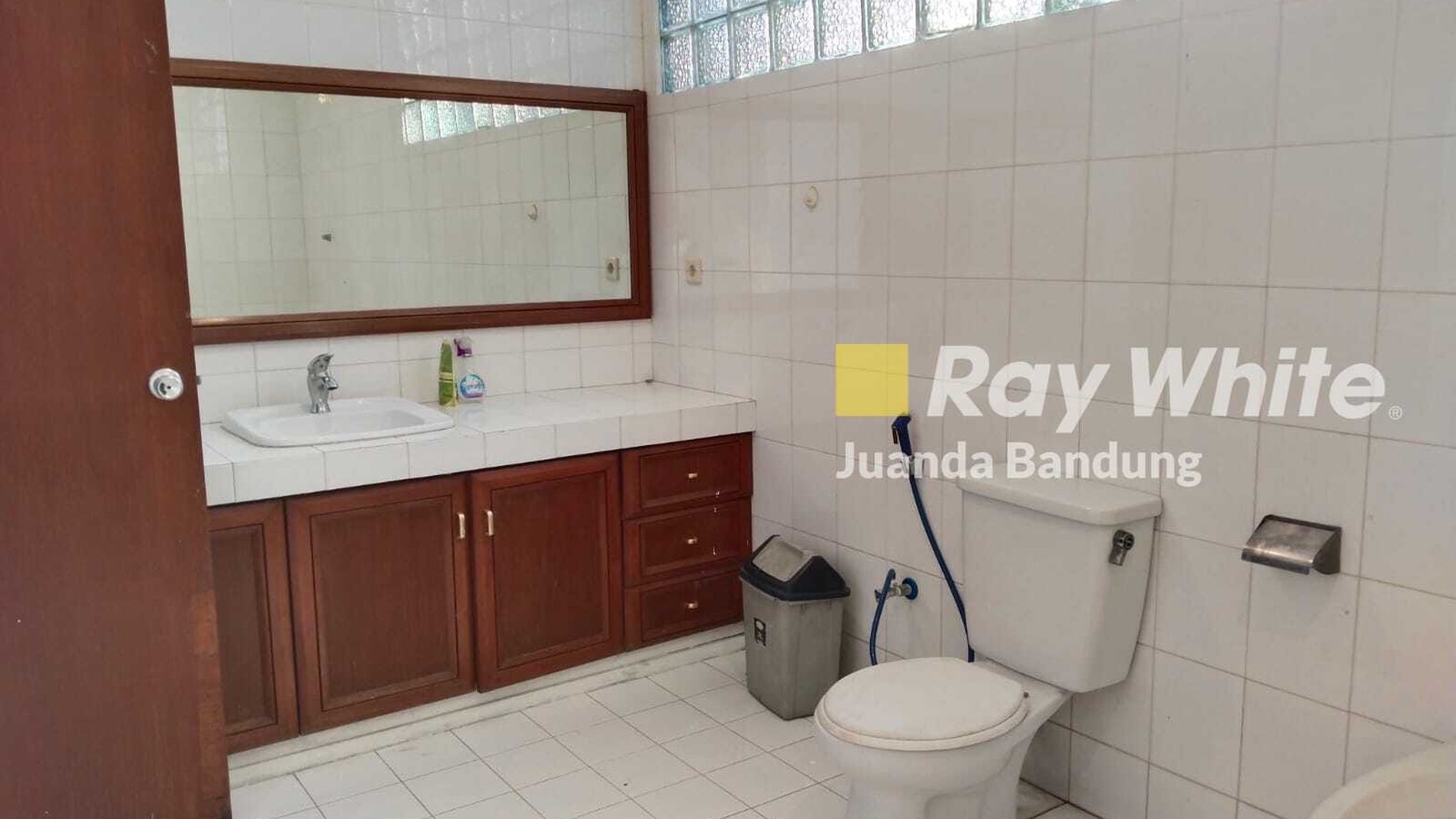 Langka Rumah semi furnished dilantai 3 akses sendiri di budisari sayap setiabudi bandung utara asri nyaman