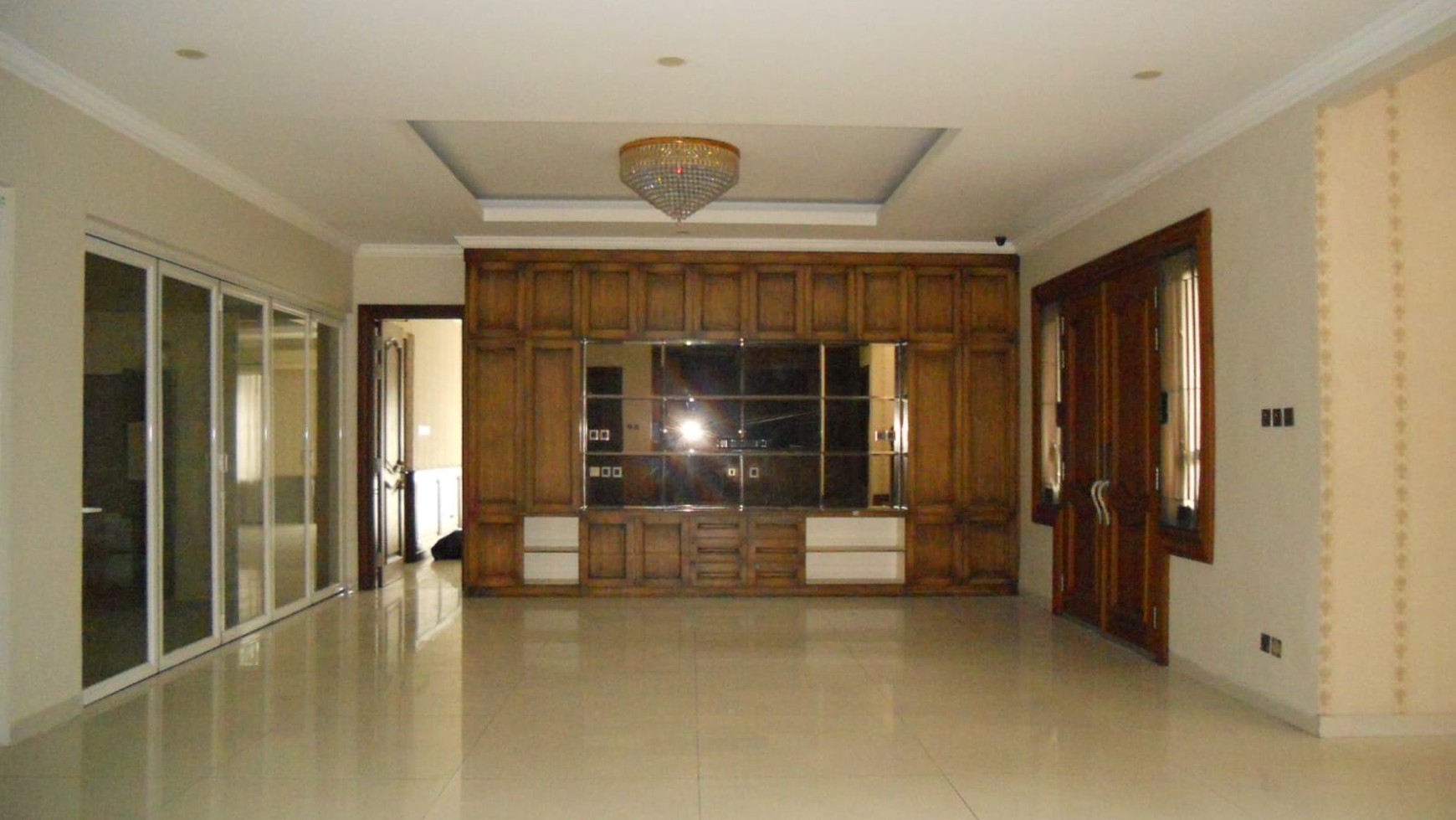 Rumah Mewah di Kawasan BSD City Provence Parland Serpong Tangerang Banten, Ada Basement Luas, Siap Huni