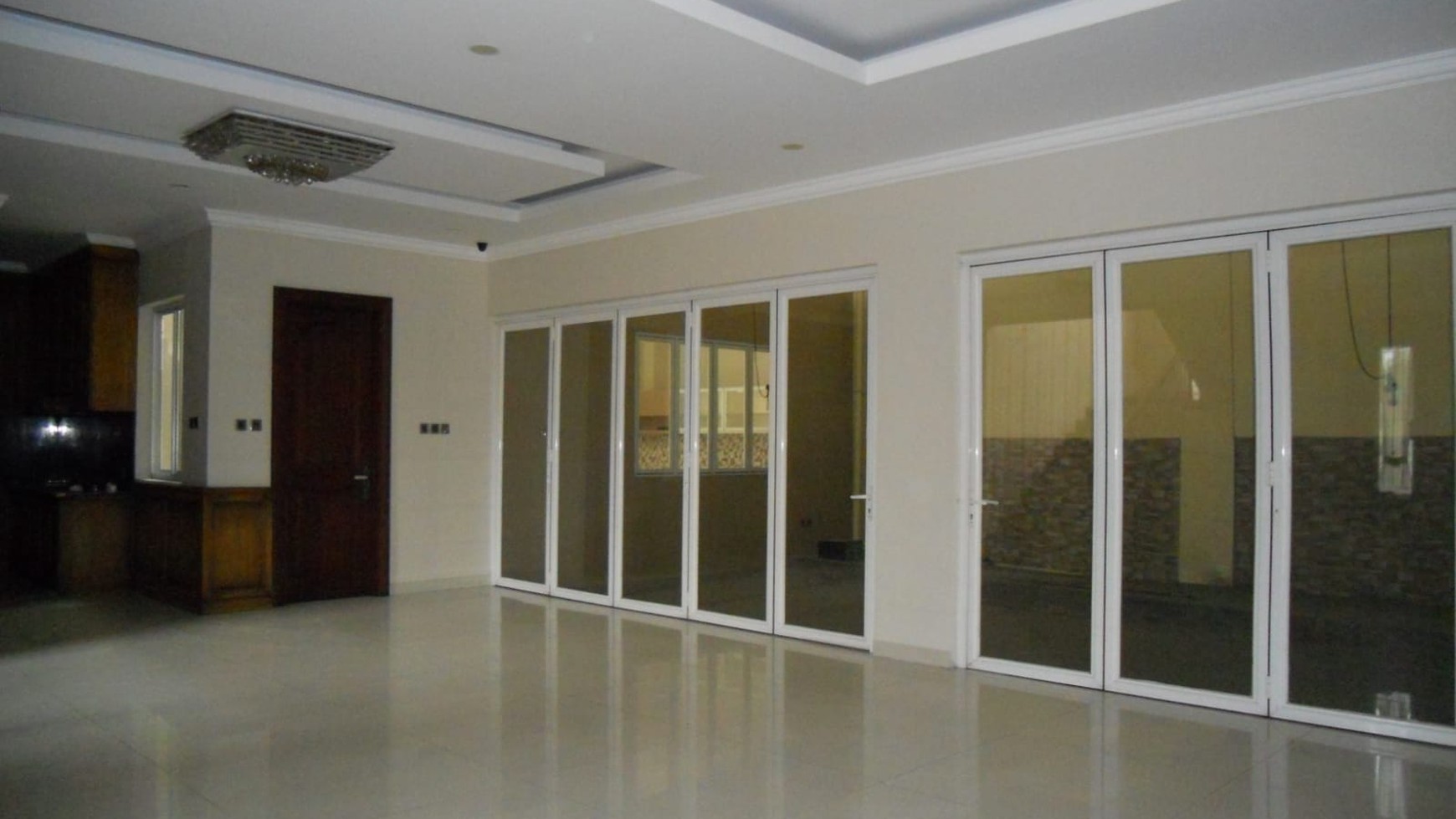 Rumah Mewah di Kawasan BSD City Provence Parland Serpong Tangerang Banten, Ada Basement Luas, Siap Huni