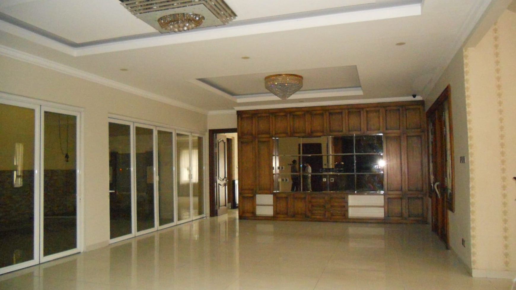 Rumah Mewah di Kawasan BSD City Provence Parland Serpong Tangerang Banten, Ada Basement Luas, Siap Huni